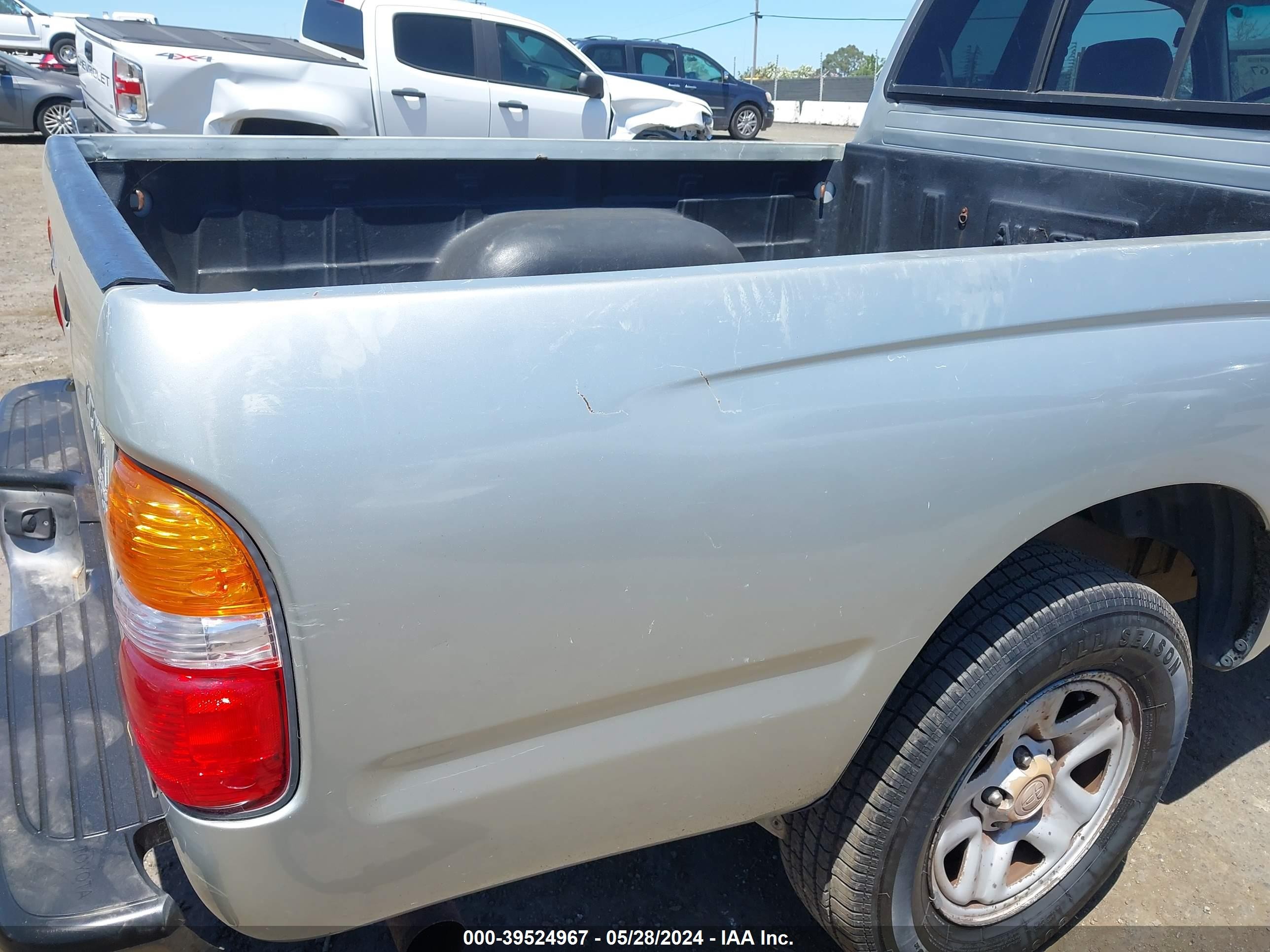 Photo 5 VIN: 5TEVL52N41Z729896 - TOYOTA TACOMA 