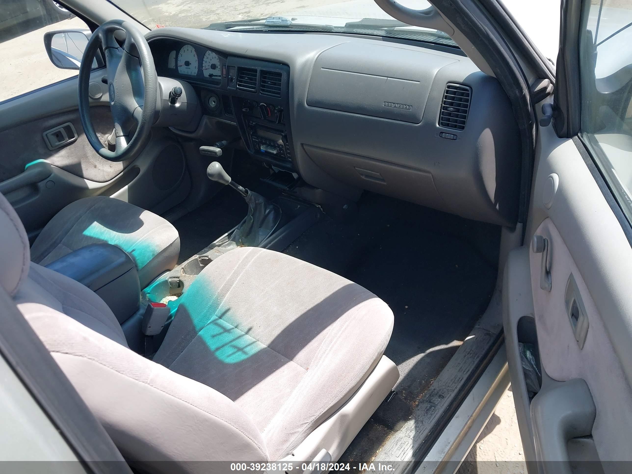 Photo 4 VIN: 5TEVL52N41Z854543 - TOYOTA TACOMA 