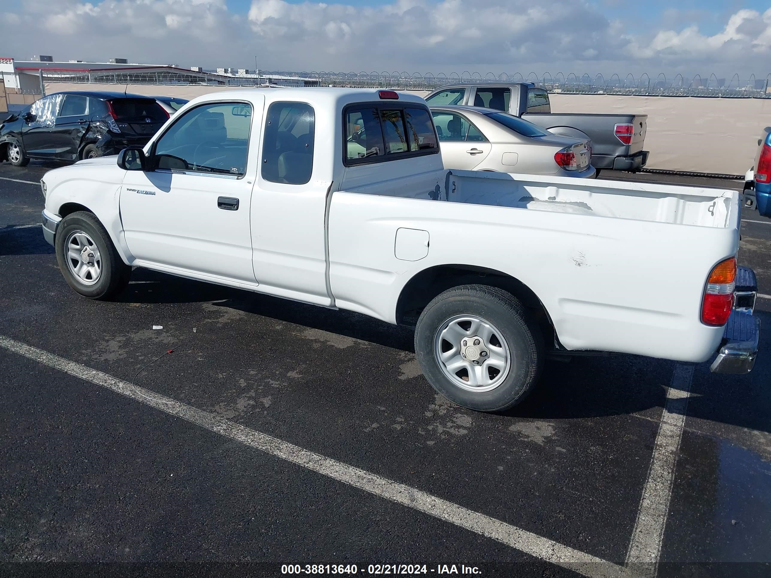 Photo 2 VIN: 5TEVL52N71Z840474 - TOYOTA TACOMA 