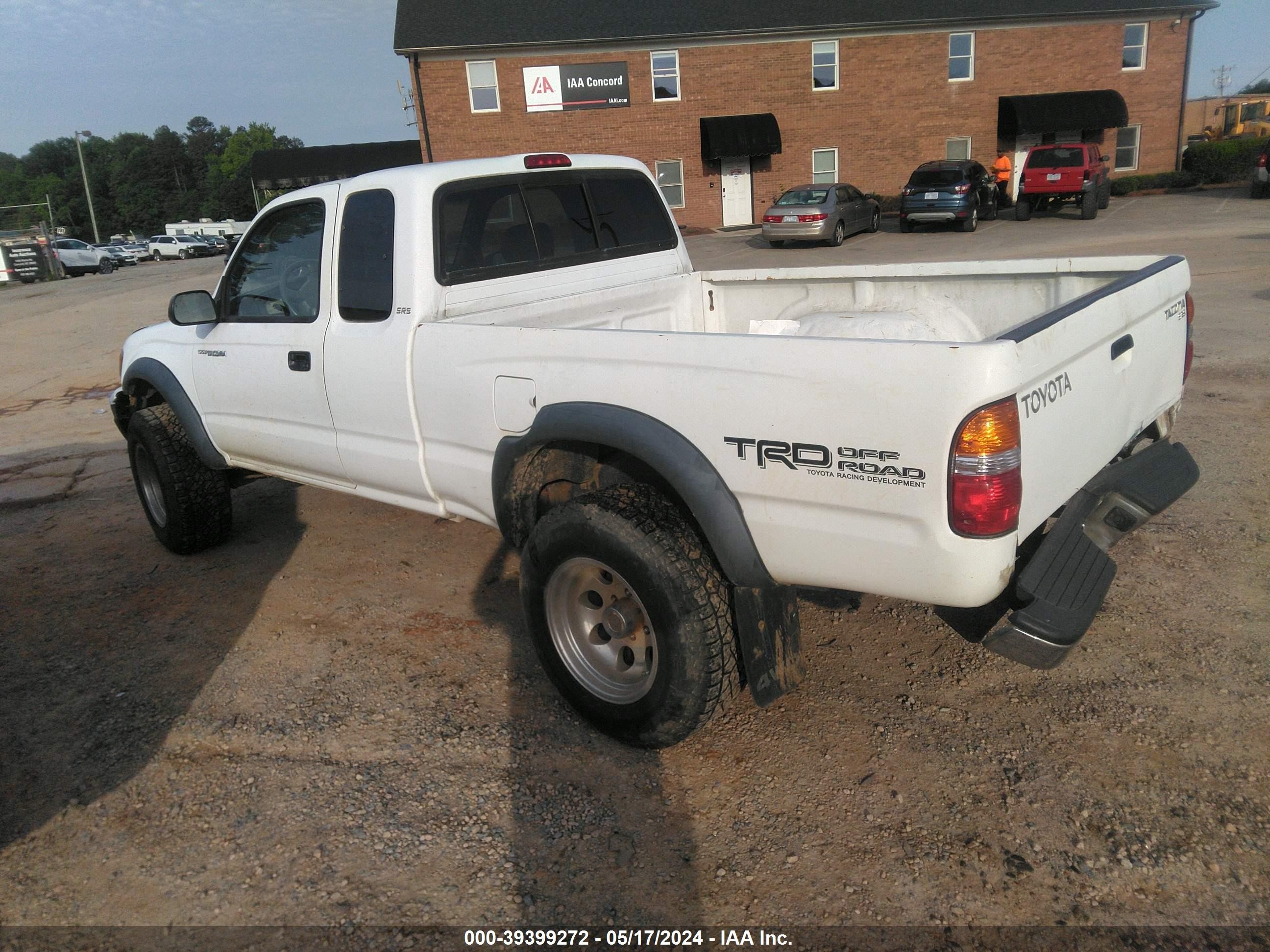 Photo 2 VIN: 5TEWM72N82Z103430 - TOYOTA TACOMA 