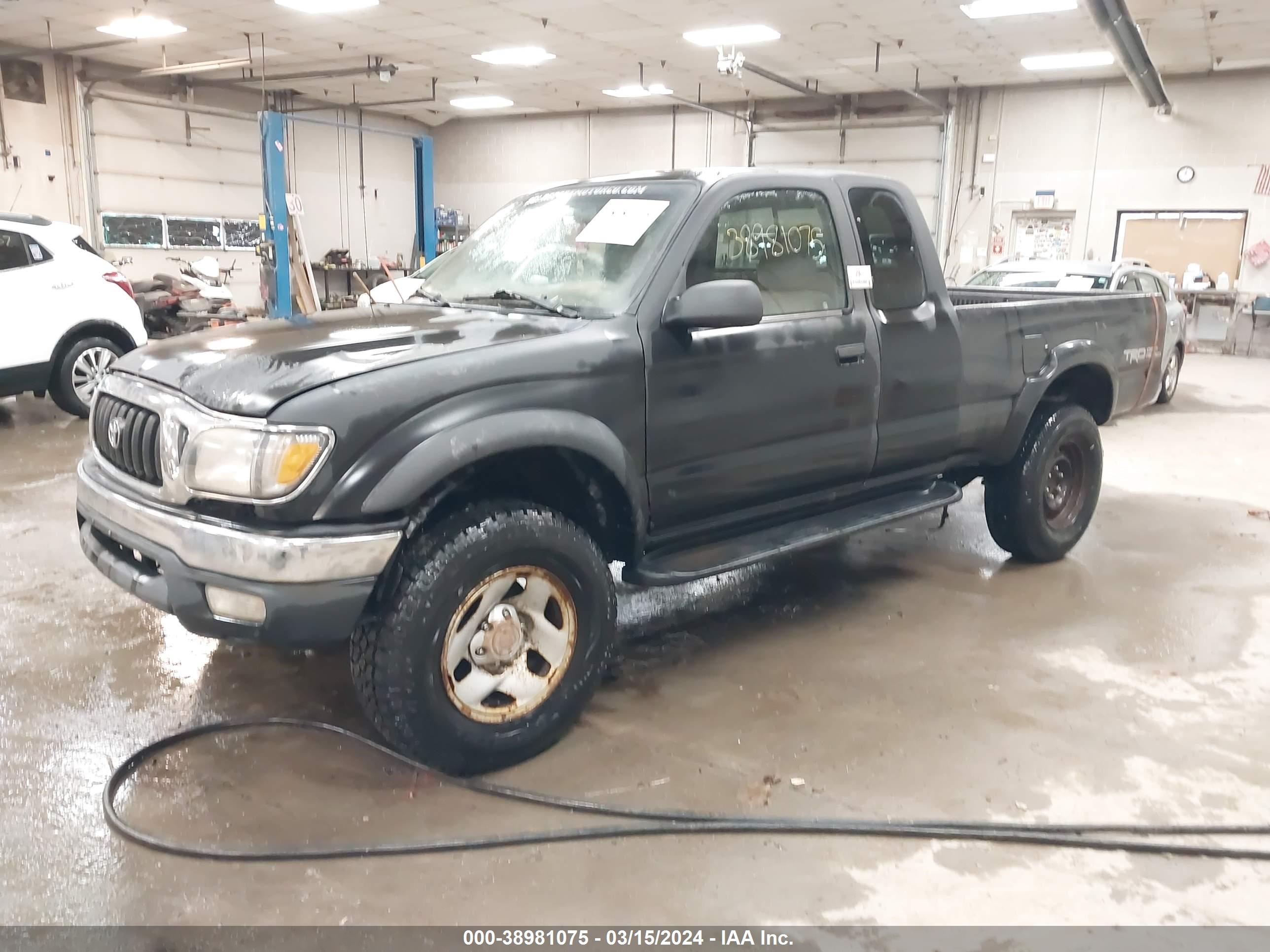 Photo 1 VIN: 5TEWM72NX2Z095380 - TOYOTA TACOMA 