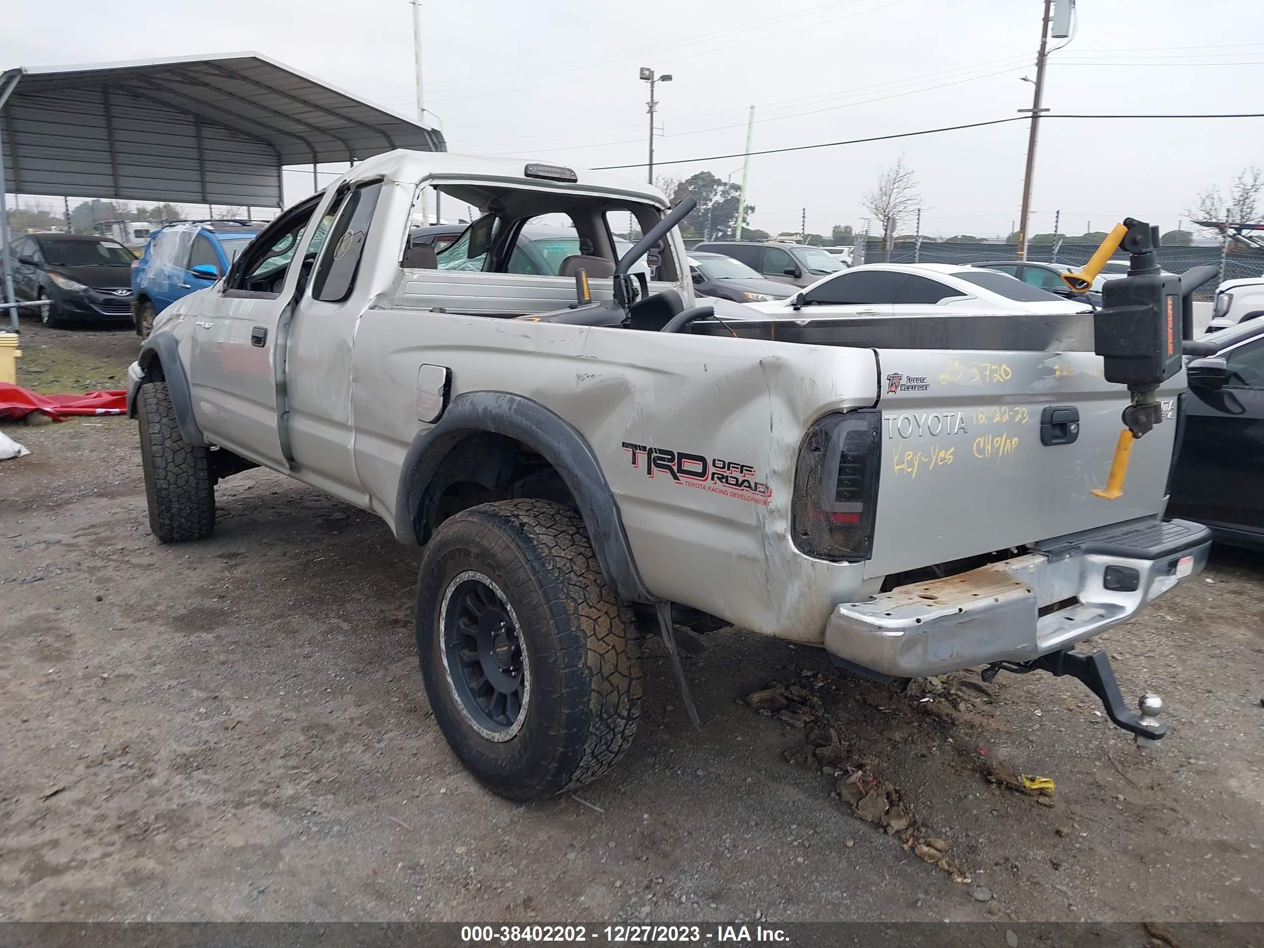 Photo 2 VIN: 5TEWN72N04Z322141 - TOYOTA TACOMA 