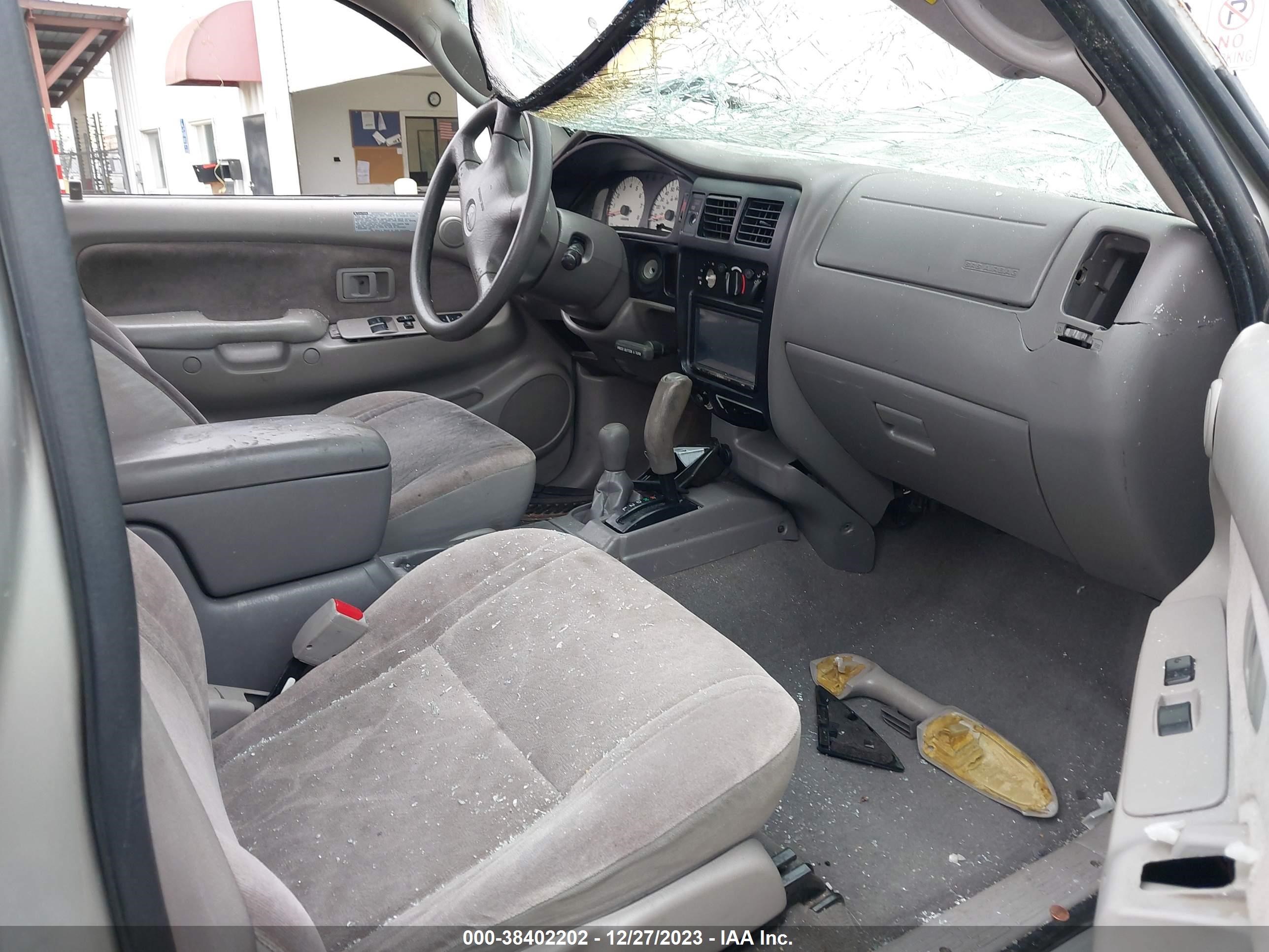 Photo 4 VIN: 5TEWN72N04Z322141 - TOYOTA TACOMA 