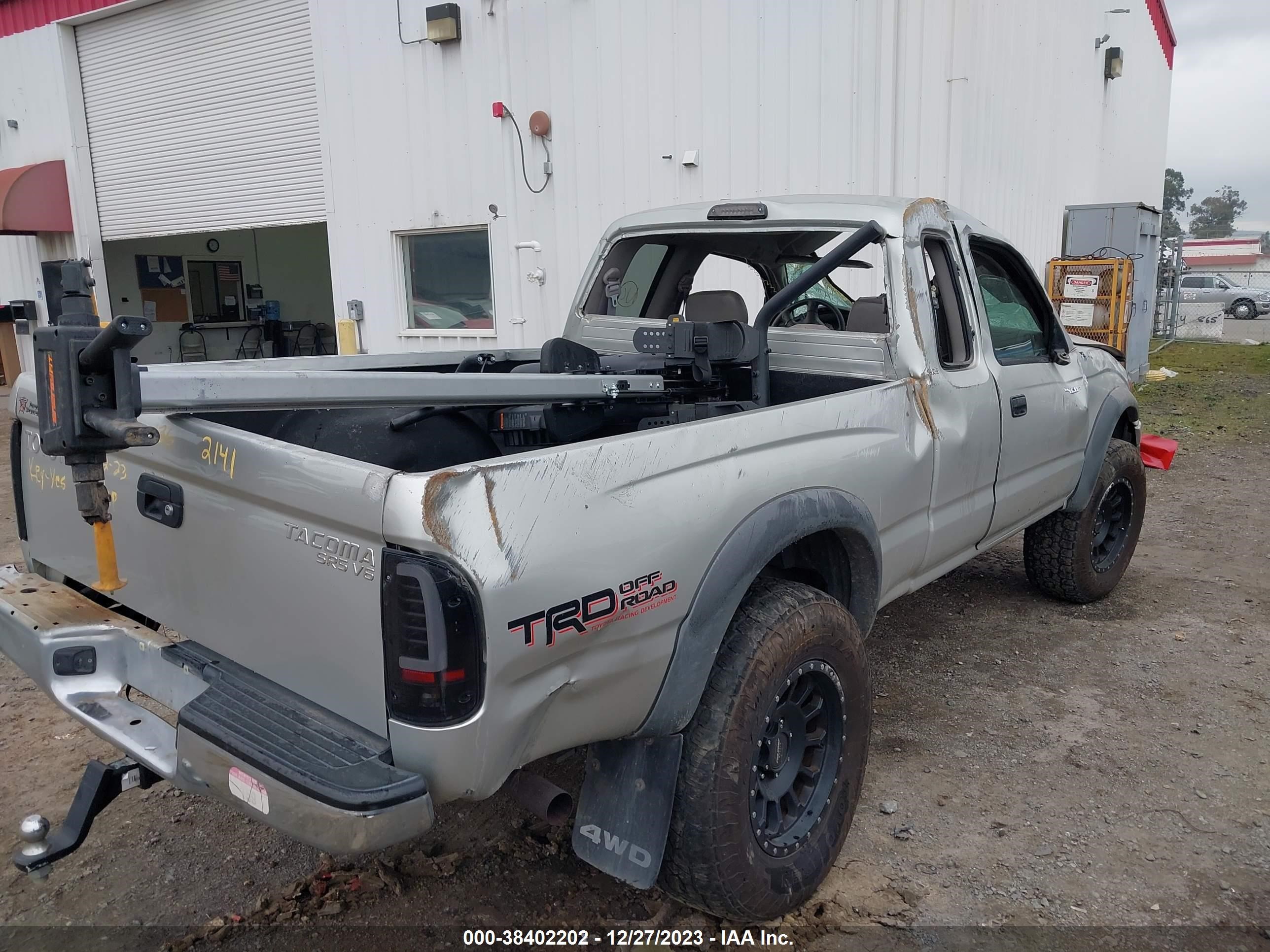 Photo 5 VIN: 5TEWN72N04Z322141 - TOYOTA TACOMA 