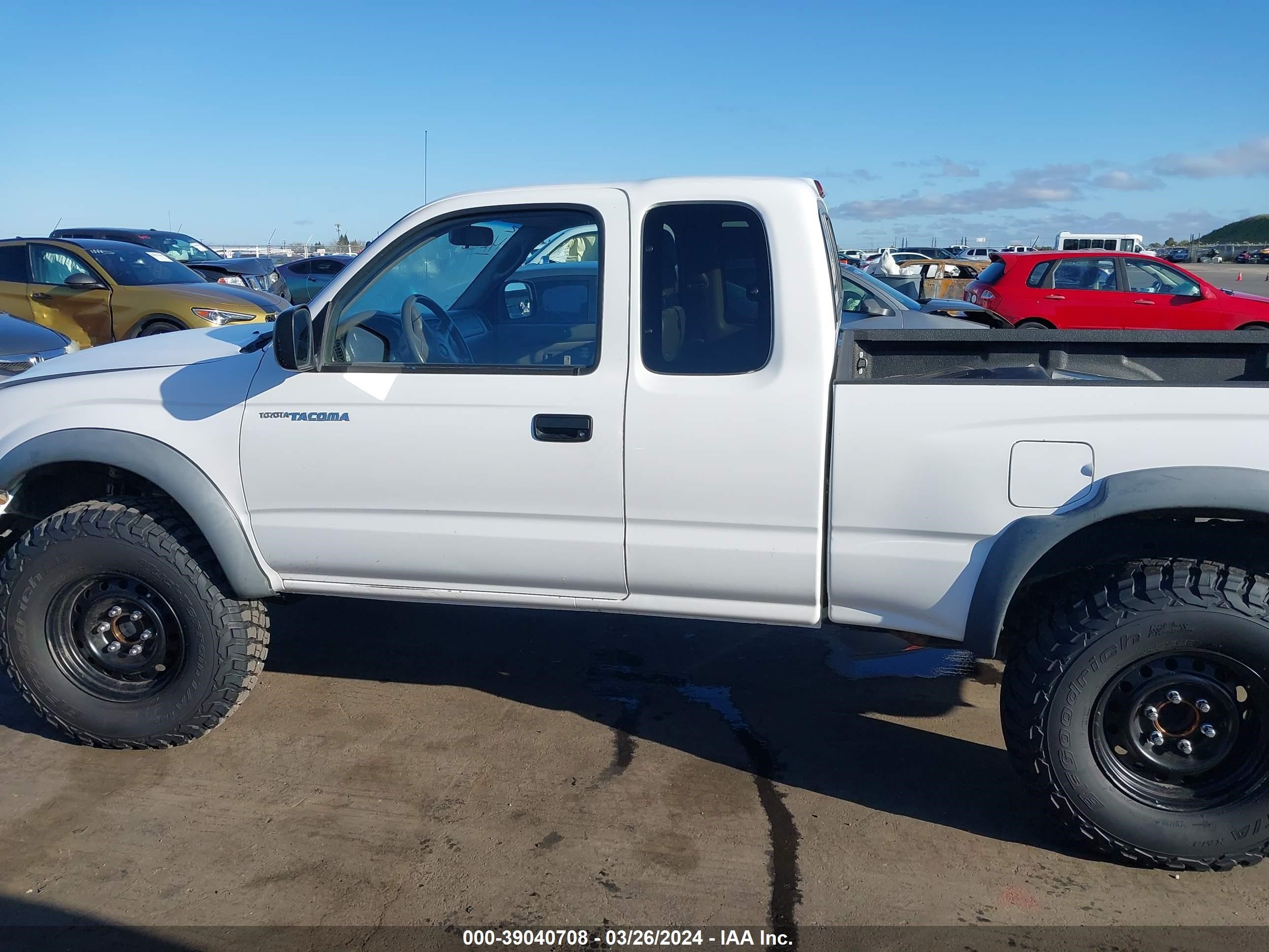 Photo 14 VIN: 5TEWN72N11Z751428 - TOYOTA TACOMA 