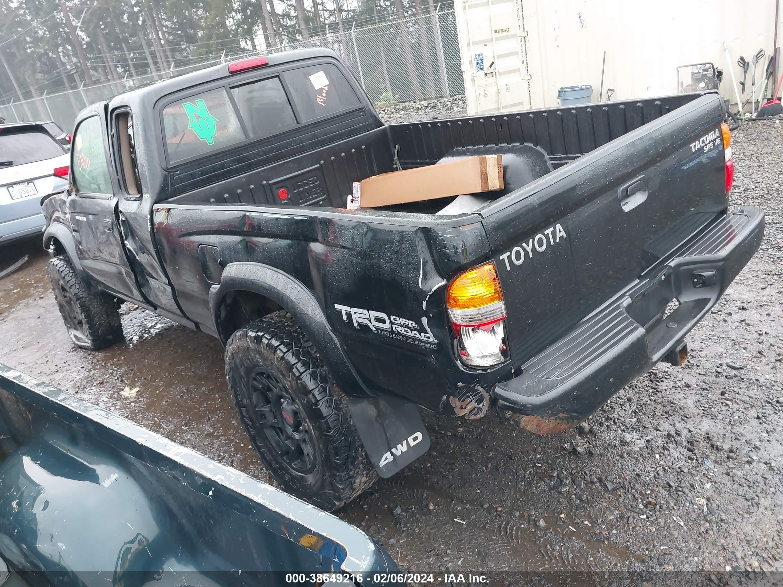 Photo 2 VIN: 5TEWN72N34Z384908 - TOYOTA TACOMA 