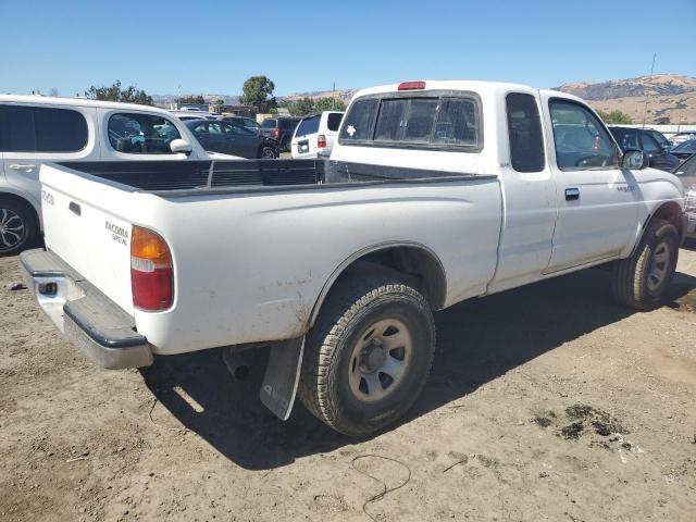 Photo 2 VIN: 5TEWN72N4YZ686844 - TOYOTA TACOMA XTR 