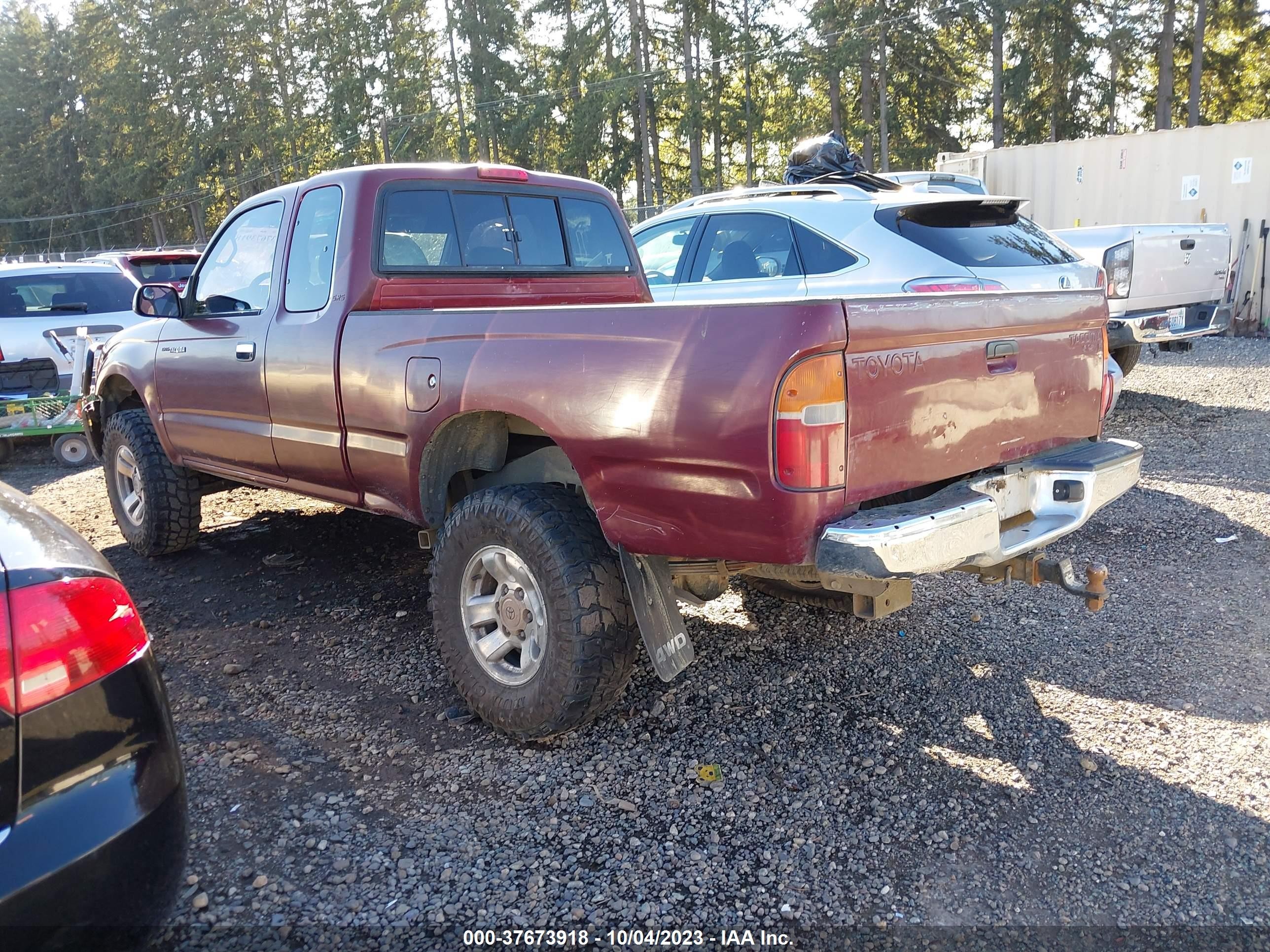 Photo 13 VIN: 5TEWN72N4YZ711404 - TOYOTA TACOMA 