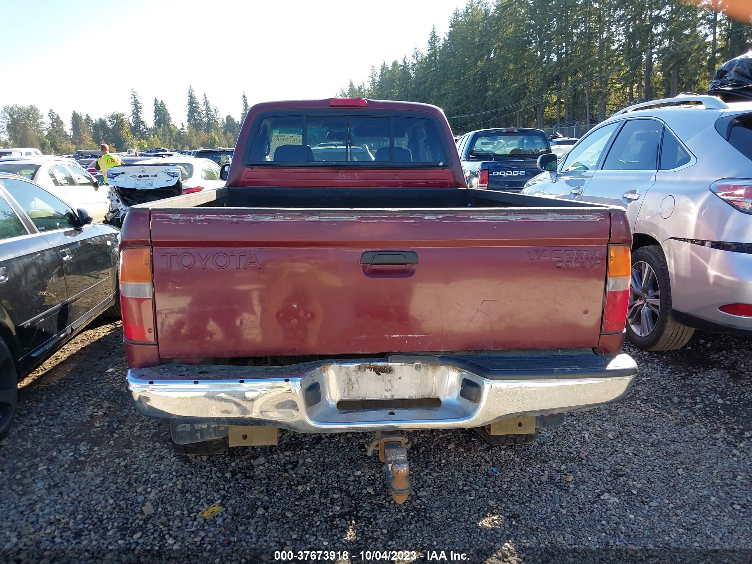 Photo 15 VIN: 5TEWN72N4YZ711404 - TOYOTA TACOMA 