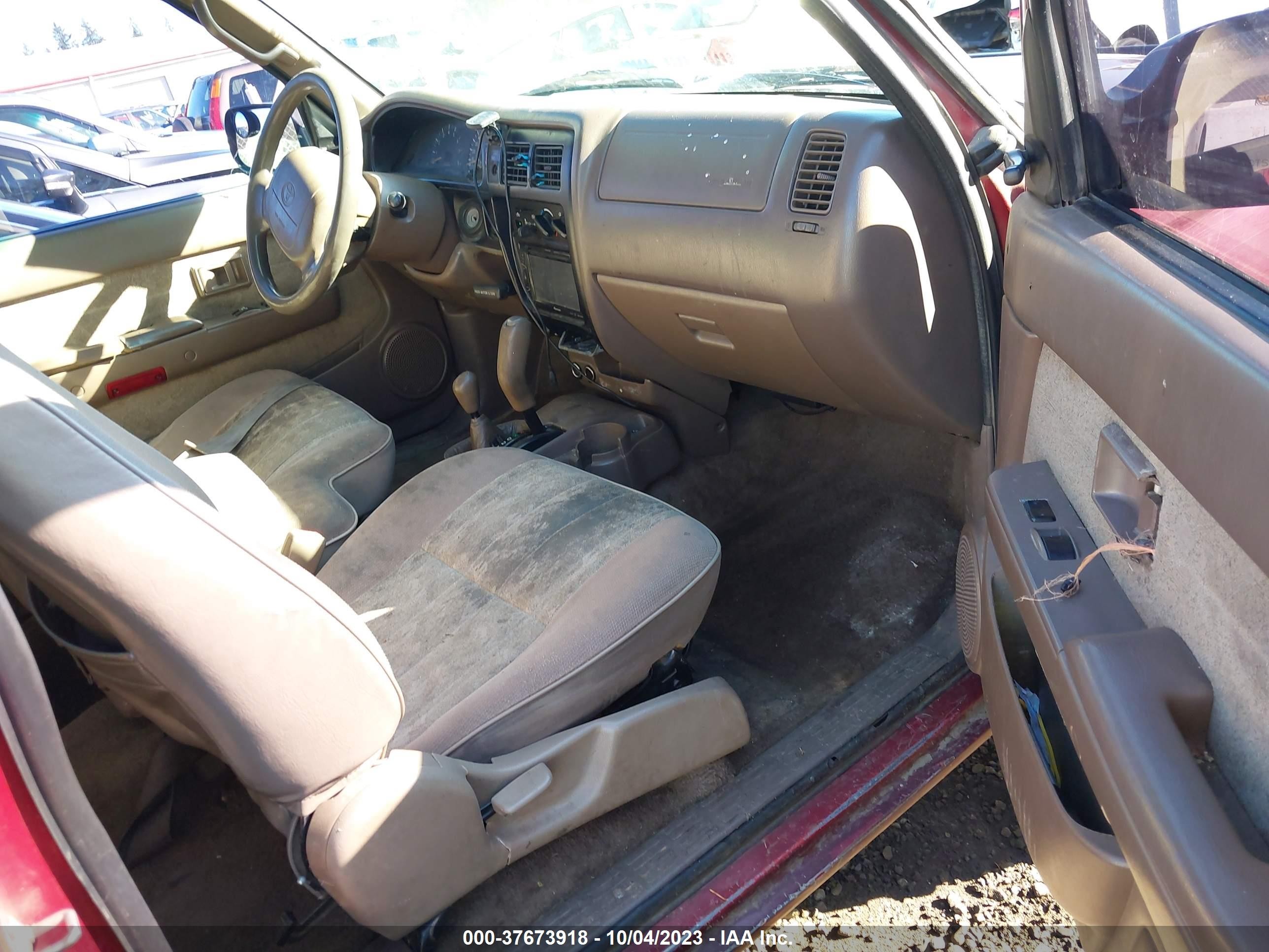 Photo 4 VIN: 5TEWN72N4YZ711404 - TOYOTA TACOMA 