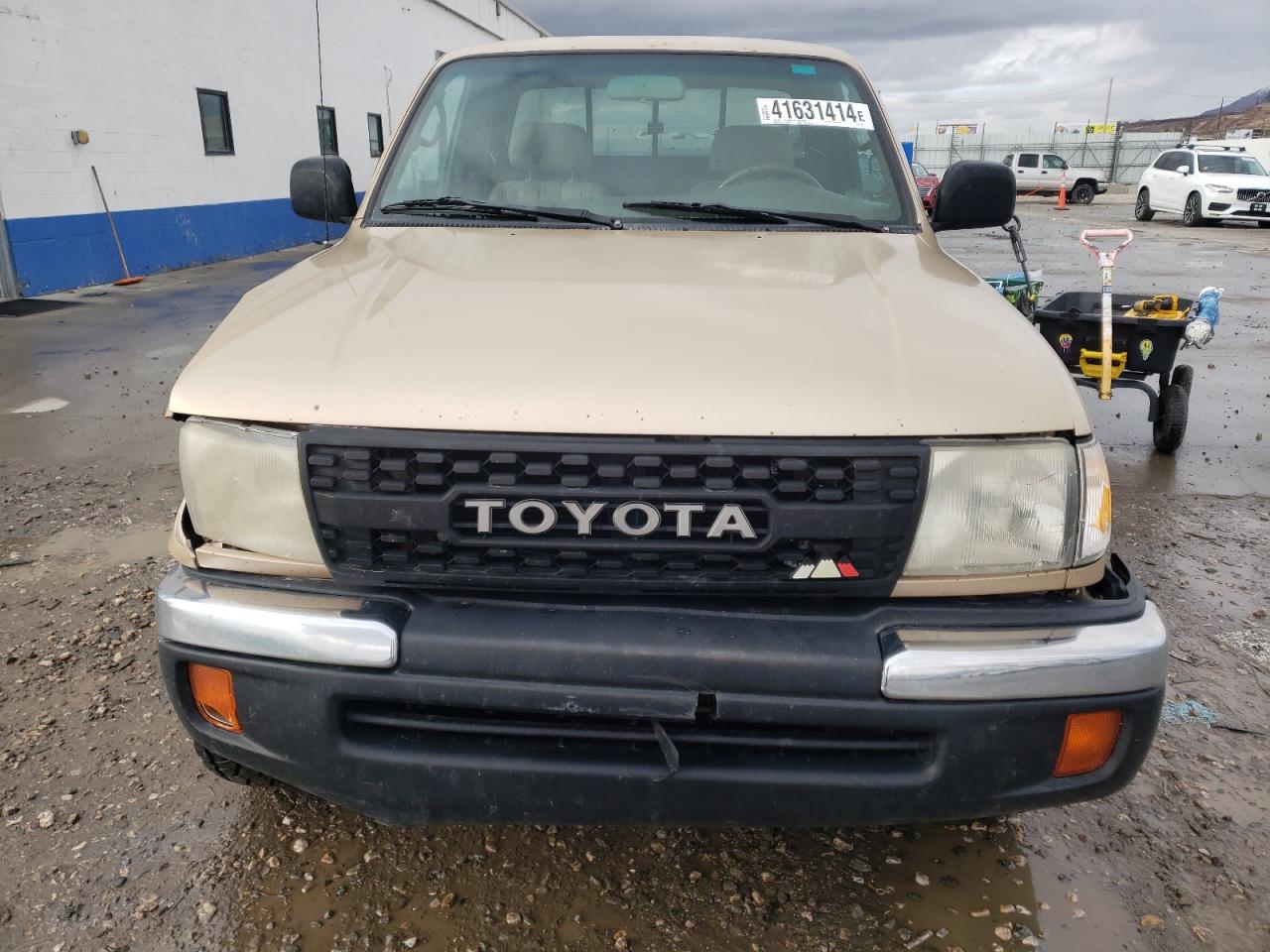 Photo 4 VIN: 5TEWN72N5YZ693270 - TOYOTA TACOMA 