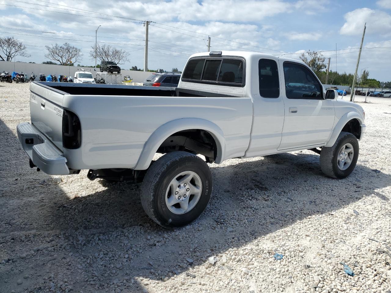 Photo 2 VIN: 5TEWN72N72Z048160 - TOYOTA TACOMA 