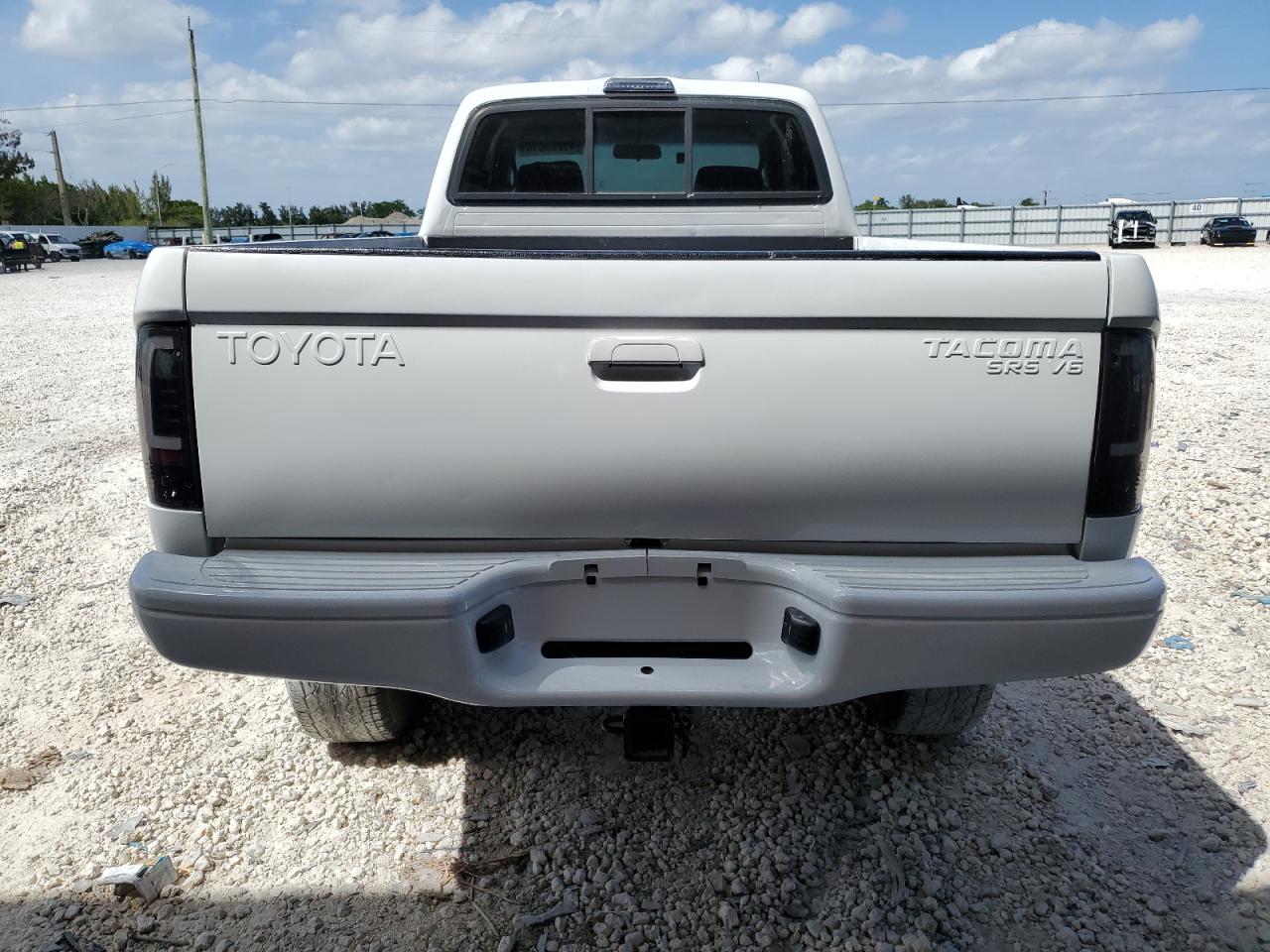 Photo 5 VIN: 5TEWN72N72Z048160 - TOYOTA TACOMA 