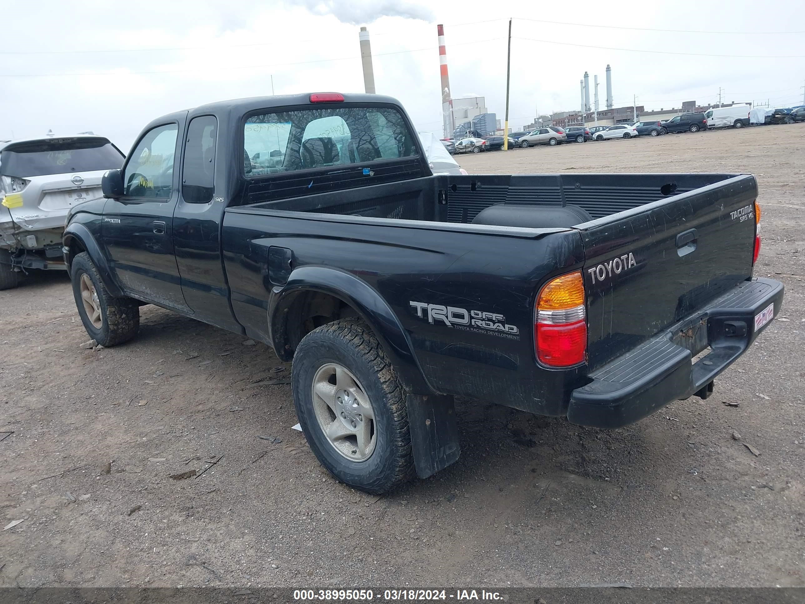 Photo 2 VIN: 5TEWN72N73Z221841 - TOYOTA TACOMA 