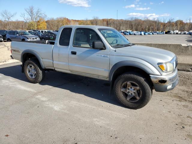 Photo 3 VIN: 5TEWN72N74Z335243 - TOYOTA TACOMA XTR 