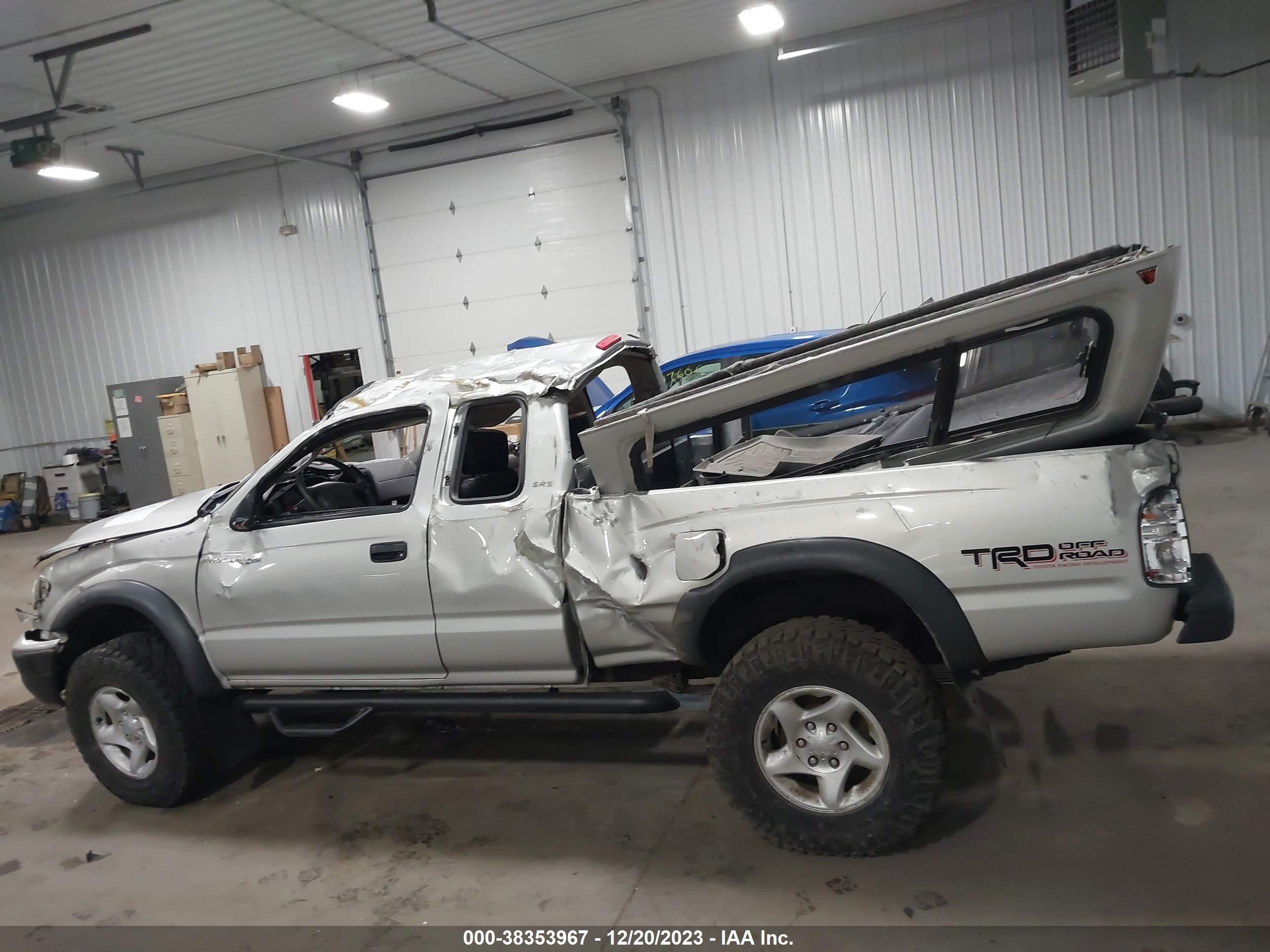 Photo 14 VIN: 5TEWN72N74Z356917 - TOYOTA TACOMA 