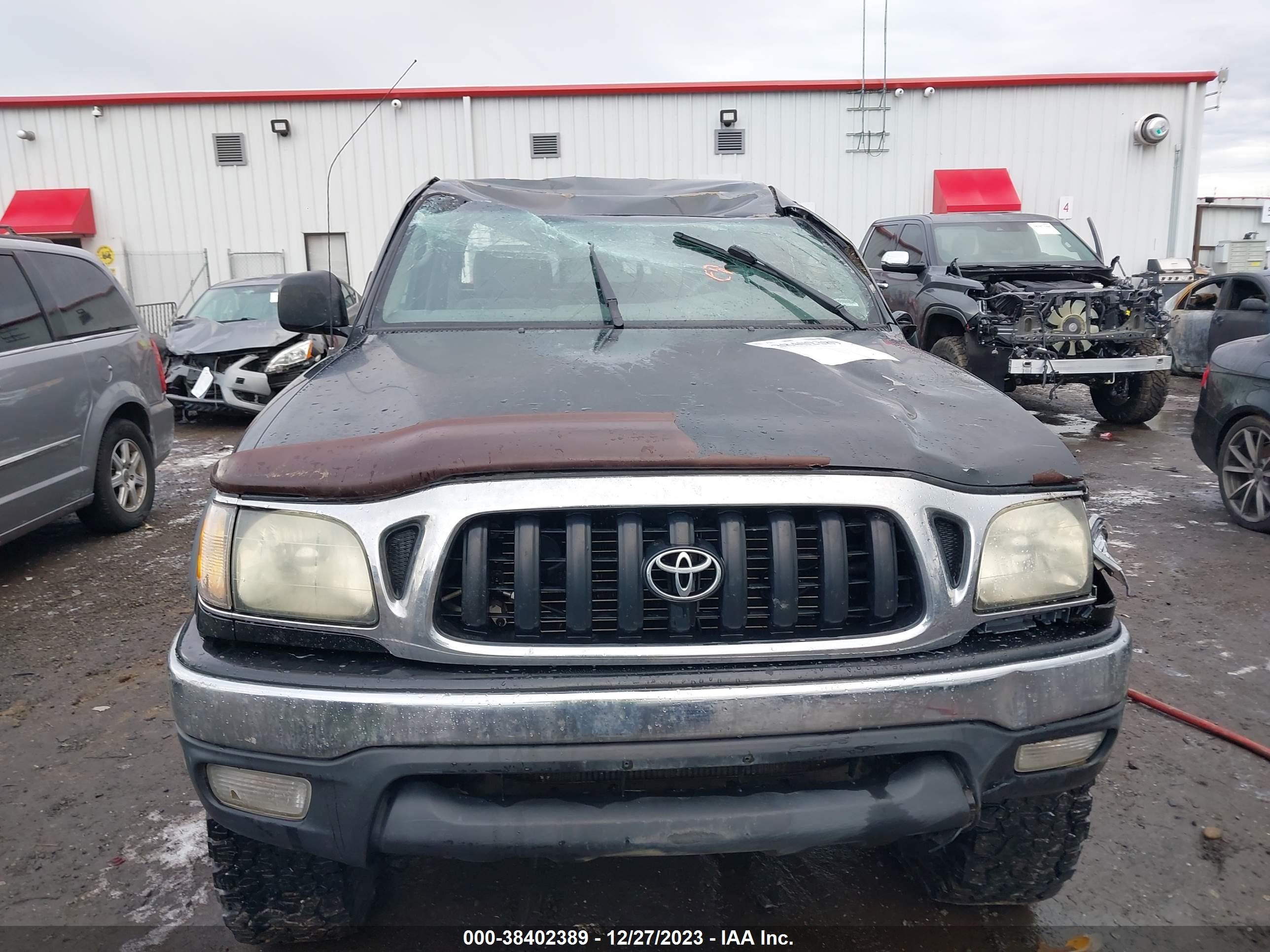 Photo 11 VIN: 5TEWN72N84Z310383 - TOYOTA TACOMA 