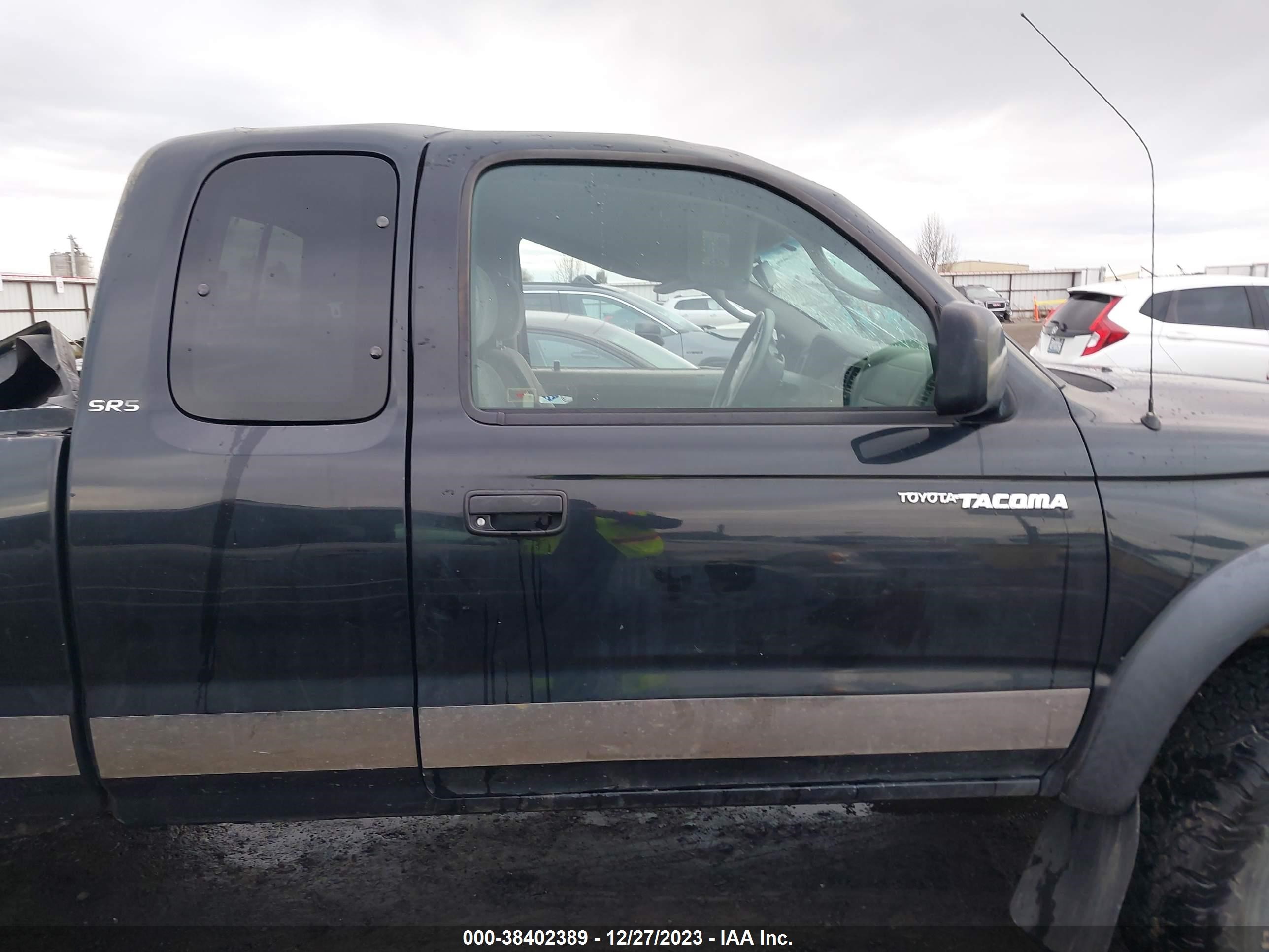 Photo 12 VIN: 5TEWN72N84Z310383 - TOYOTA TACOMA 