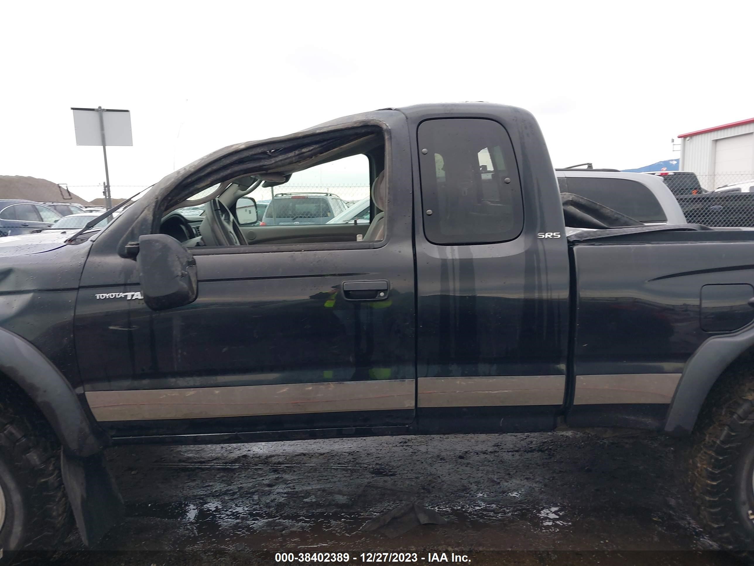 Photo 13 VIN: 5TEWN72N84Z310383 - TOYOTA TACOMA 