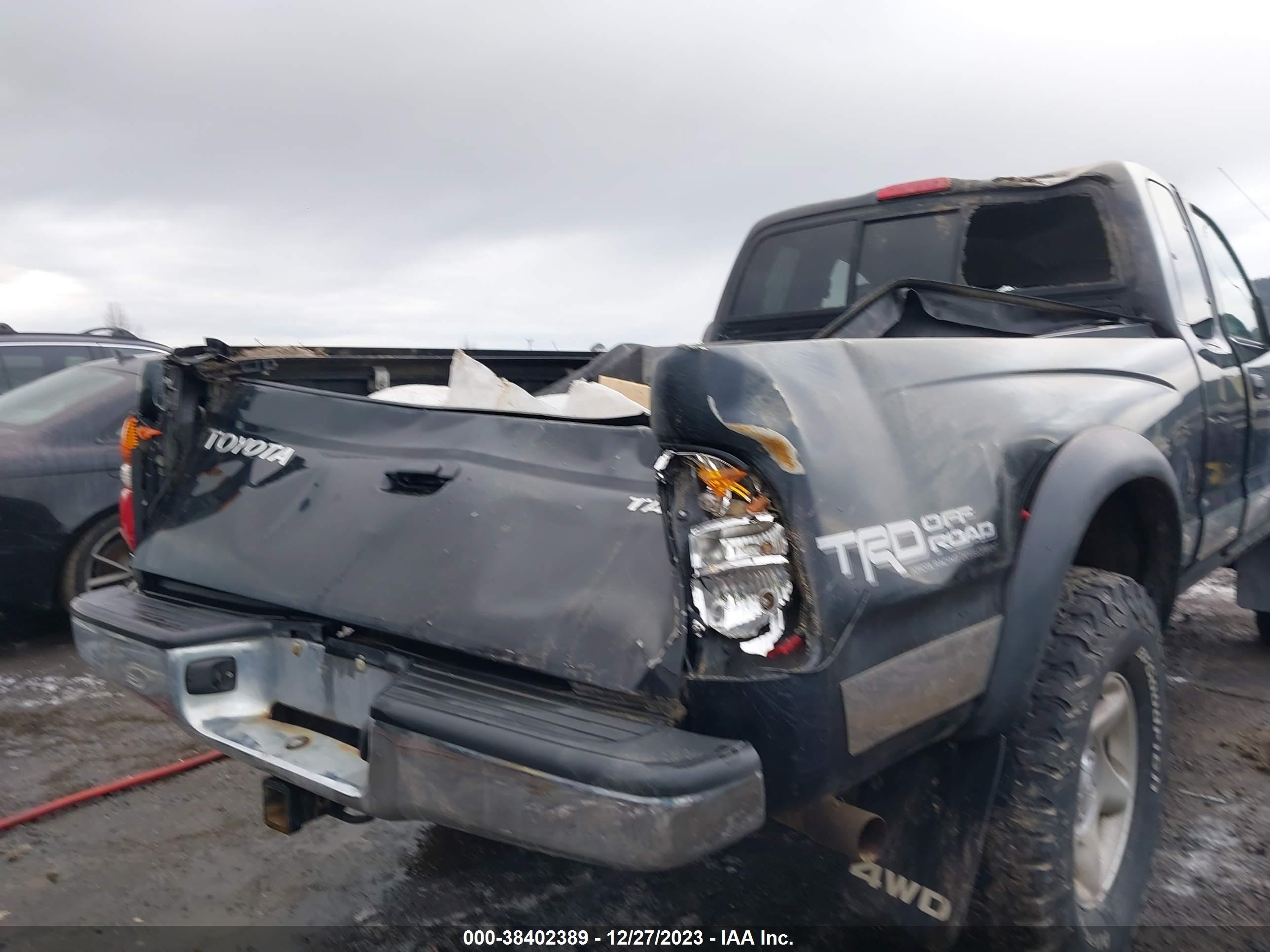 Photo 5 VIN: 5TEWN72N84Z310383 - TOYOTA TACOMA 