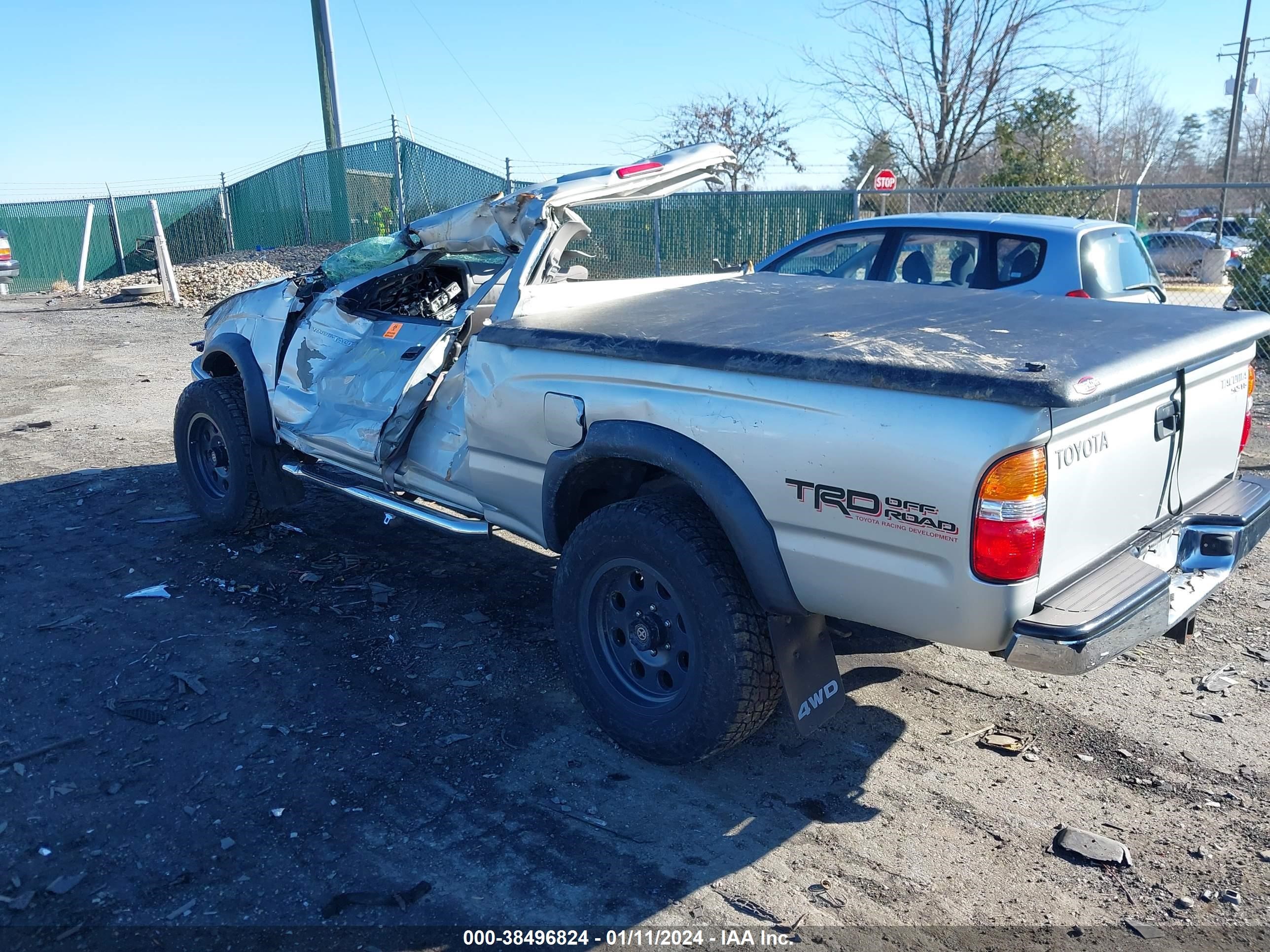 Photo 2 VIN: 5TEWN72N84Z320654 - TOYOTA TACOMA 