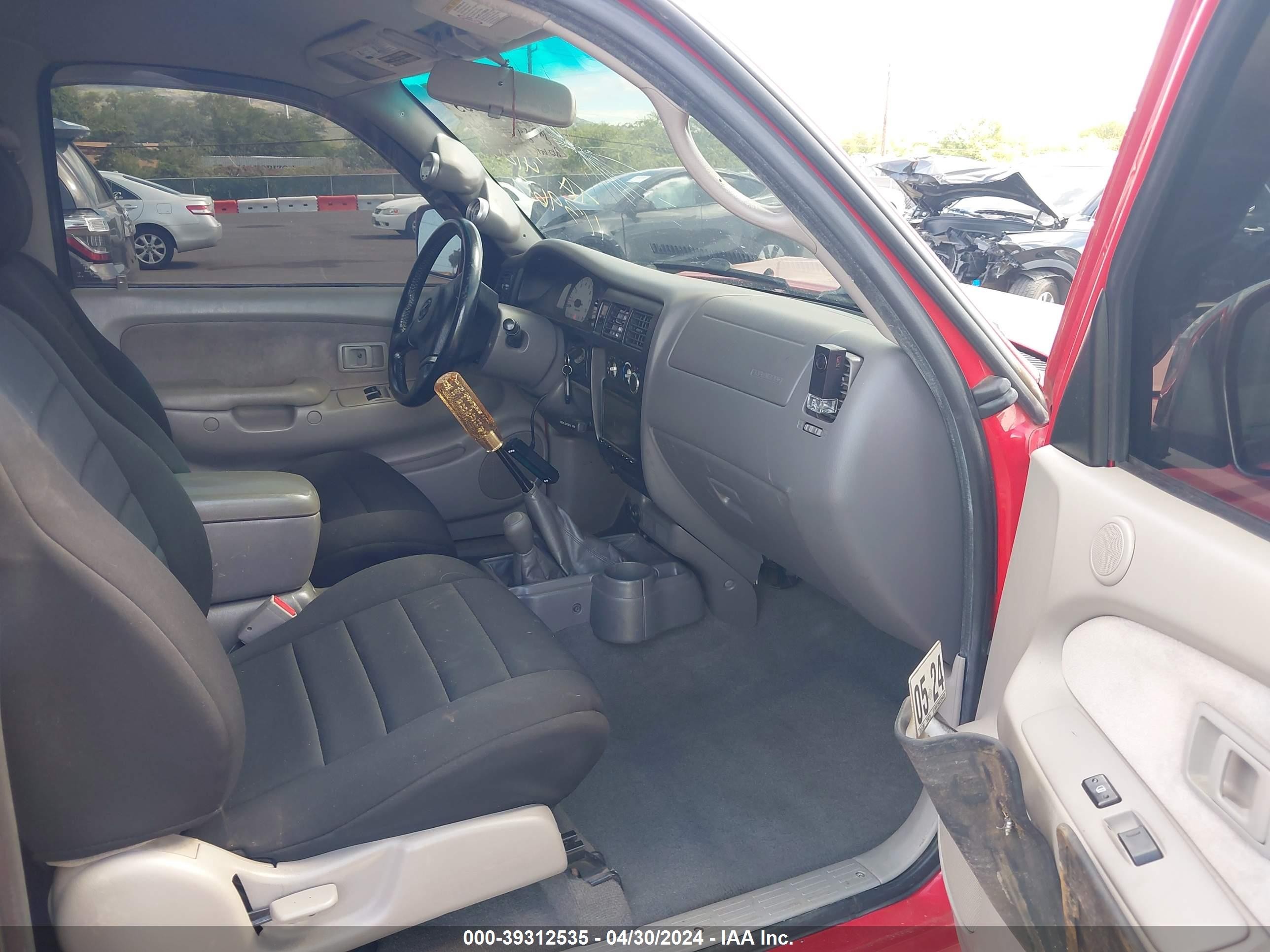 Photo 4 VIN: 5TEWN72NX2Z094324 - TOYOTA TACOMA 