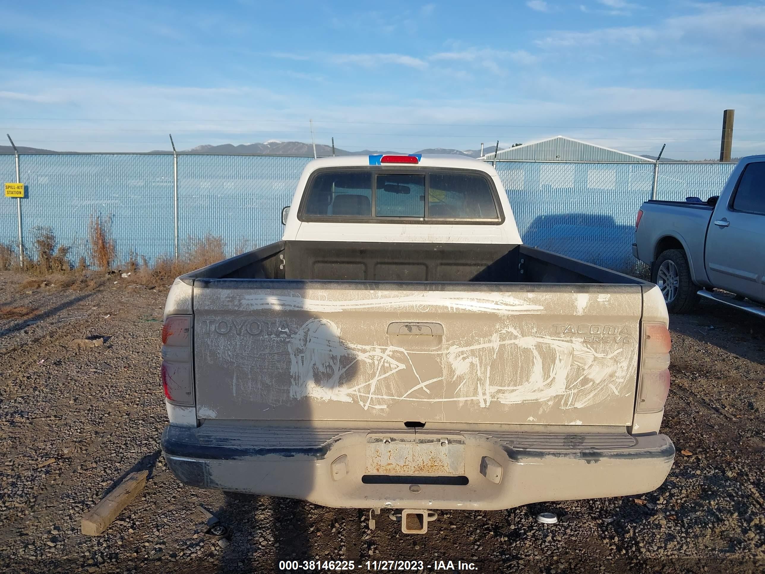 Photo 16 VIN: 5TEWN72NX4Z390852 - TOYOTA TACOMA 