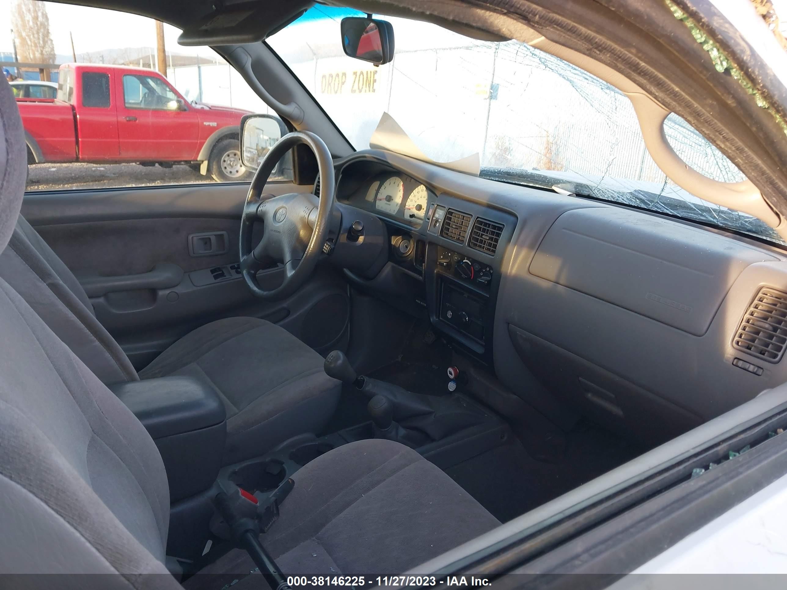 Photo 4 VIN: 5TEWN72NX4Z390852 - TOYOTA TACOMA 