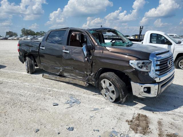 Photo 3 VIN: 5TFAW5F10JX733187 - TOYOTA TUNDRA CRE 