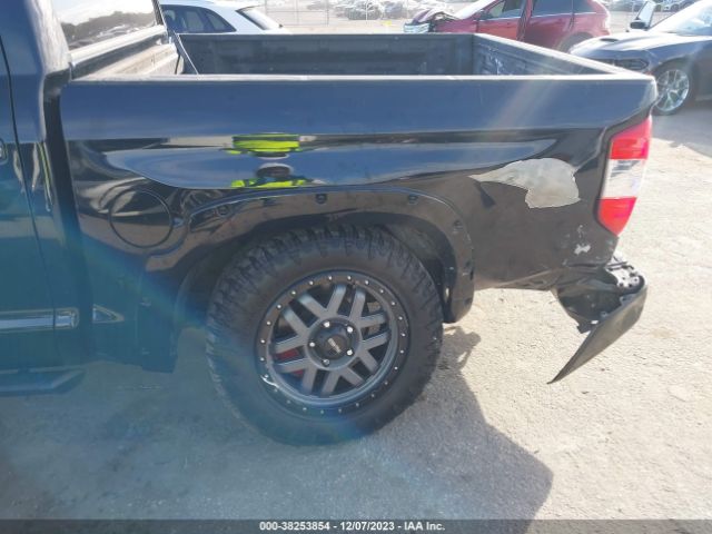 Photo 5 VIN: 5TFAW5F10JX749230 - TOYOTA TUNDRA 