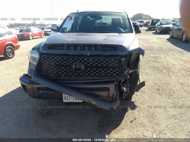 Photo 5 VIN: 5TFAW5F11JX716236 - TOYOTA TUNDRA 4WD 