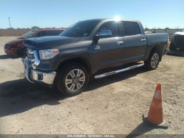 Photo 1 VIN: 5TFAW5F15HX588402 - TOYOTA TUNDRA 4WD 