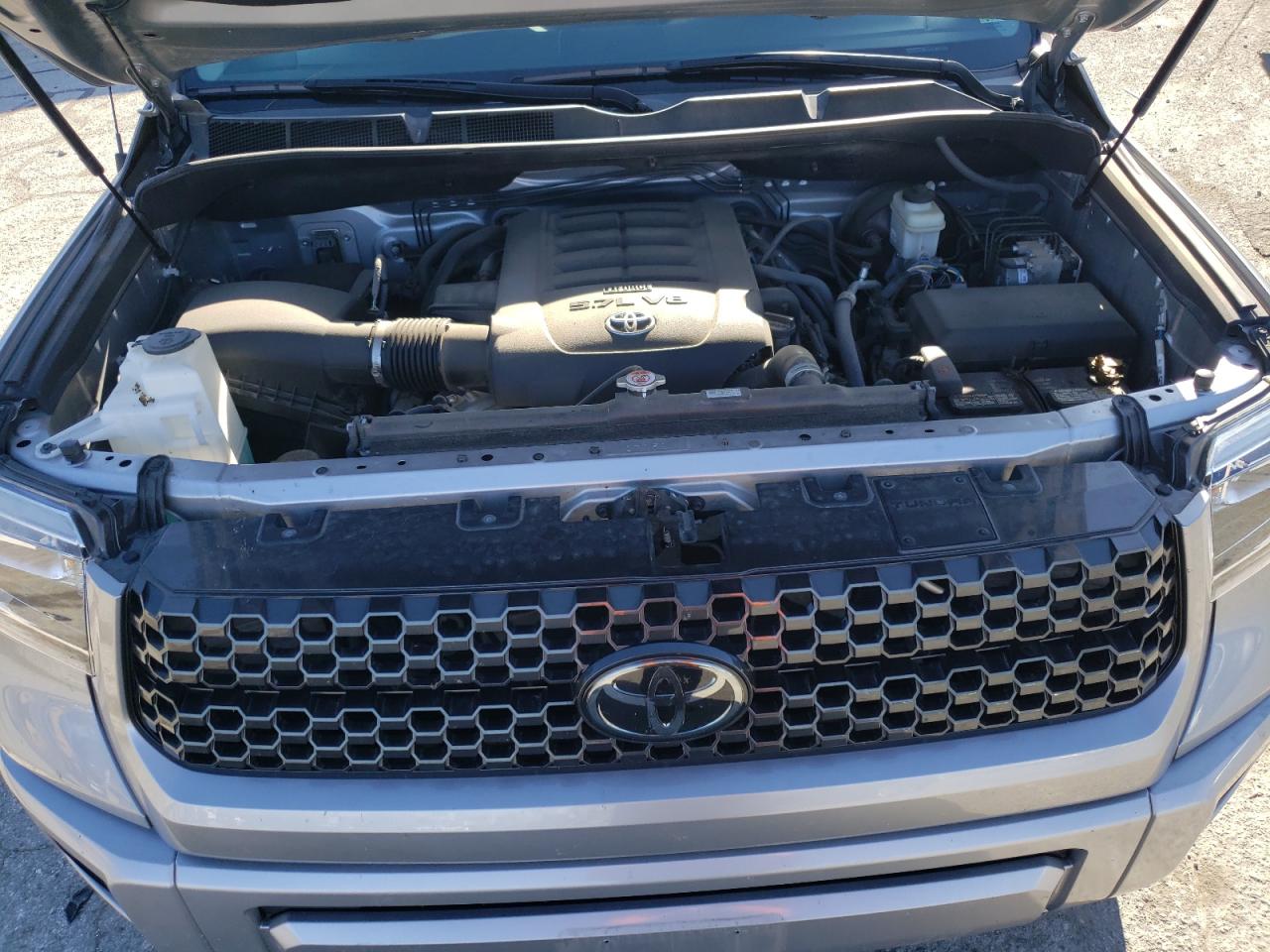 Photo 10 VIN: 5TFAW5F15JX709192 - TOYOTA TUNDRA 