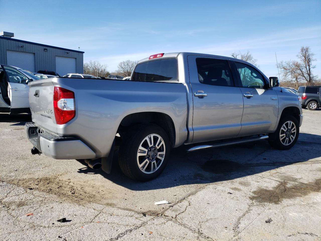 Photo 2 VIN: 5TFAW5F15JX709192 - TOYOTA TUNDRA 