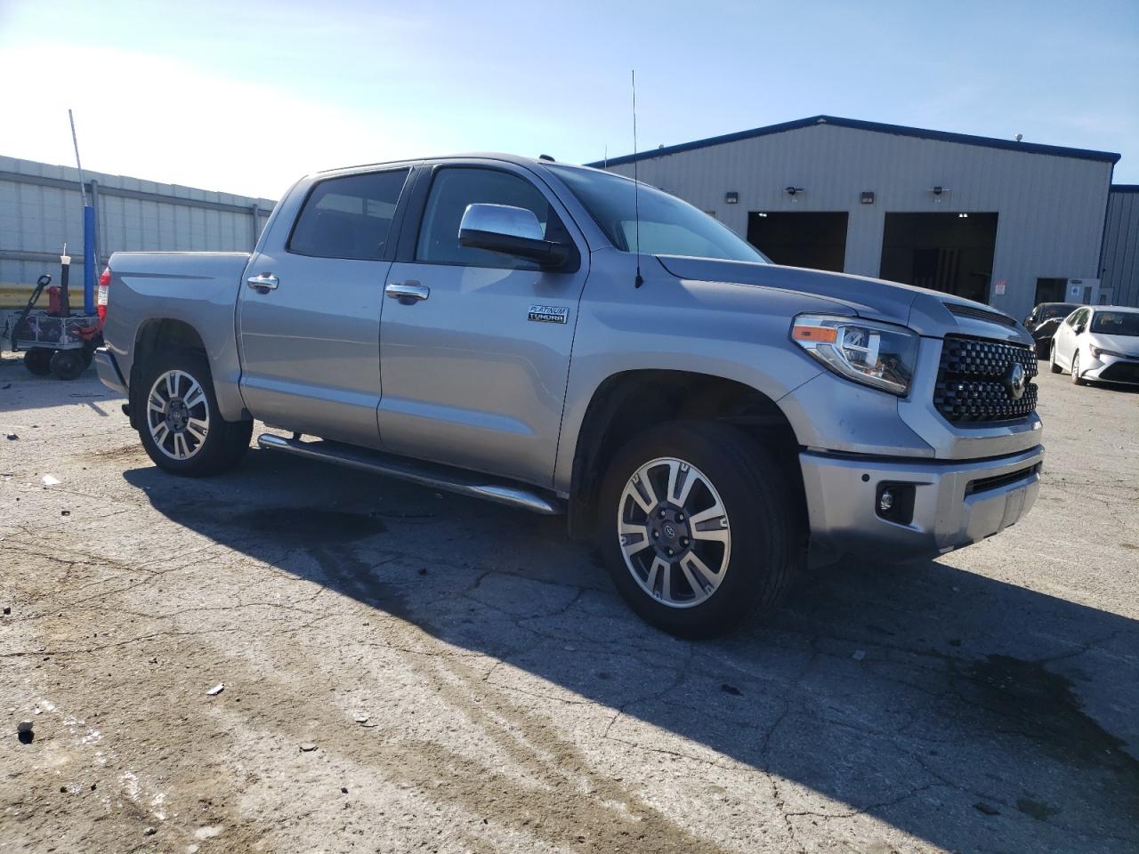 Photo 3 VIN: 5TFAW5F15JX709192 - TOYOTA TUNDRA 