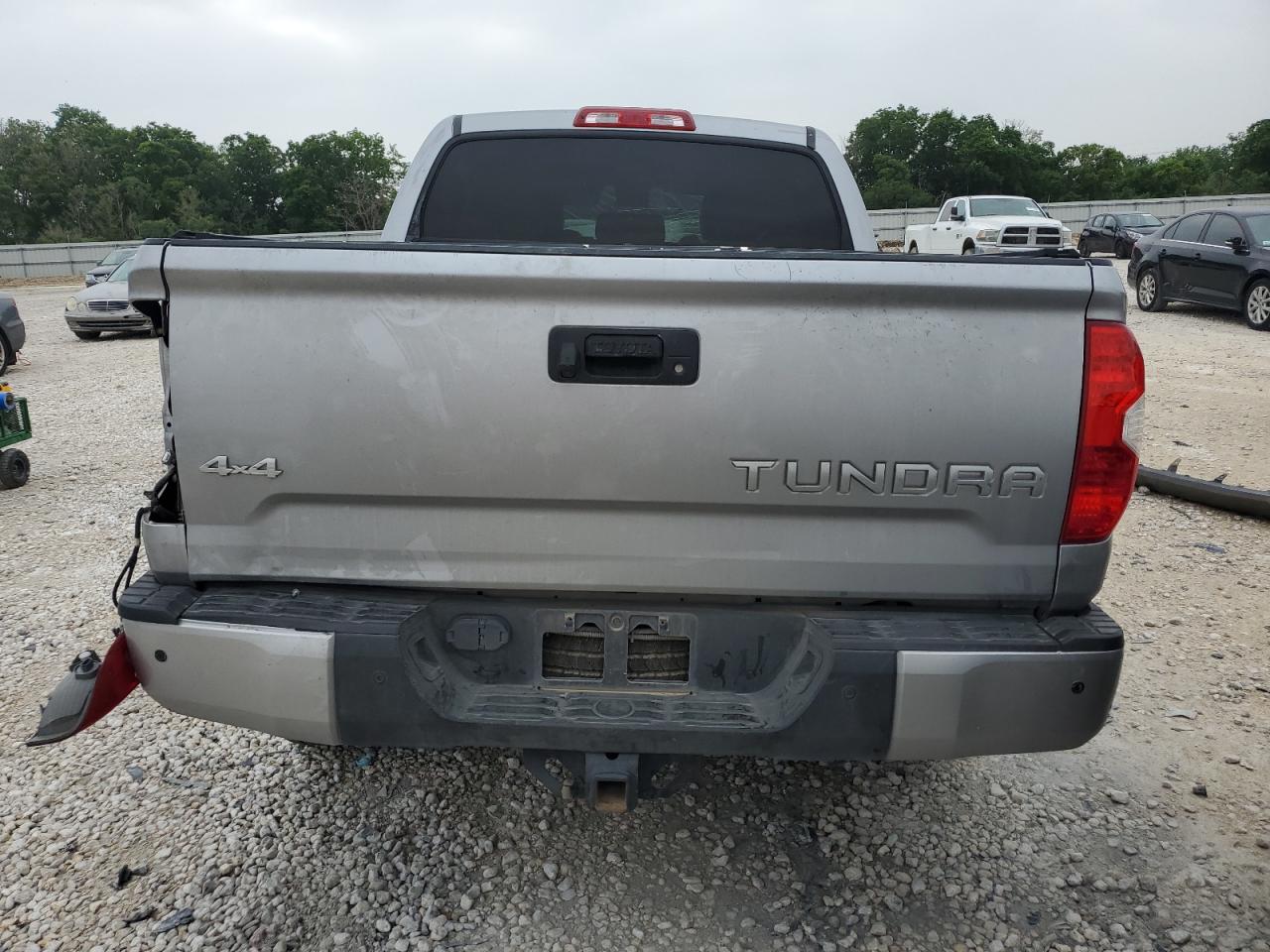 Photo 5 VIN: 5TFAW5F19HX645958 - TOYOTA TUNDRA 