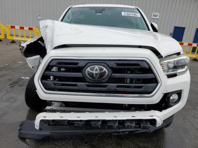 Photo 4 VIN: 5TFAX5GN1JX113866 - TOYOTA TACOMA DOU 