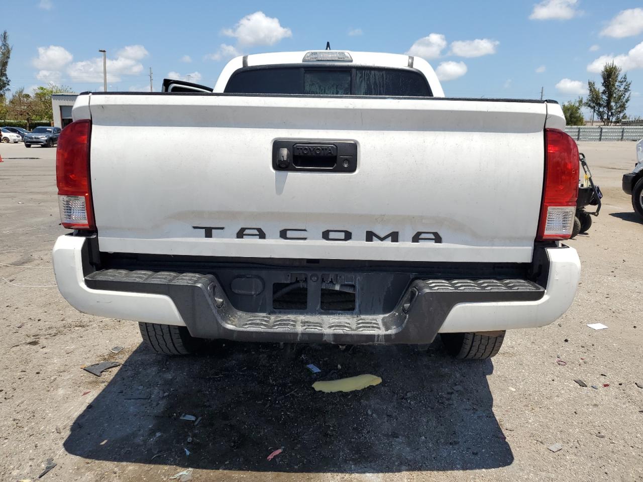 Photo 5 VIN: 5TFAX5GN3HX074854 - TOYOTA TACOMA 