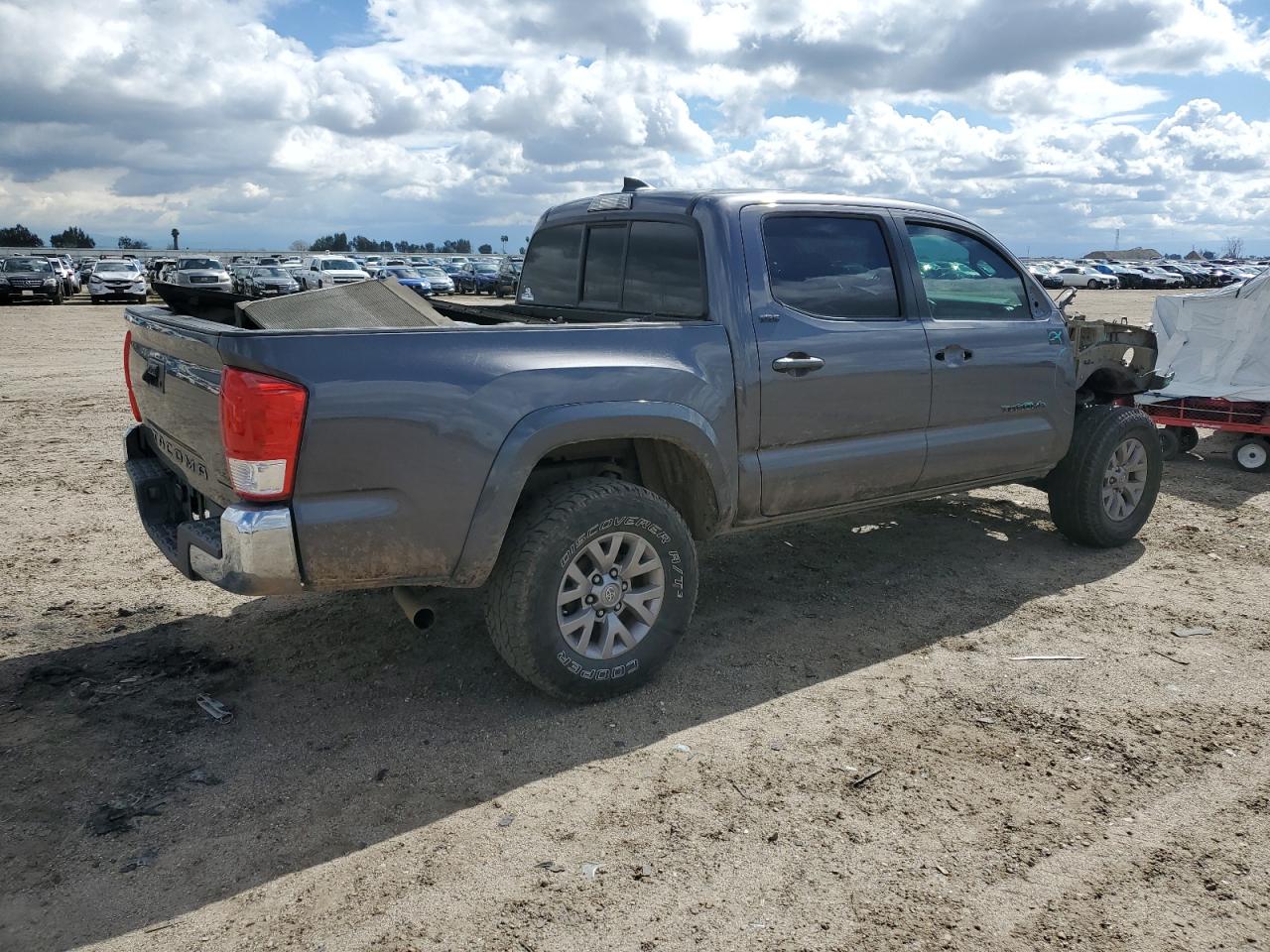 Photo 2 VIN: 5TFAX5GN3HX080718 - TOYOTA TACOMA 