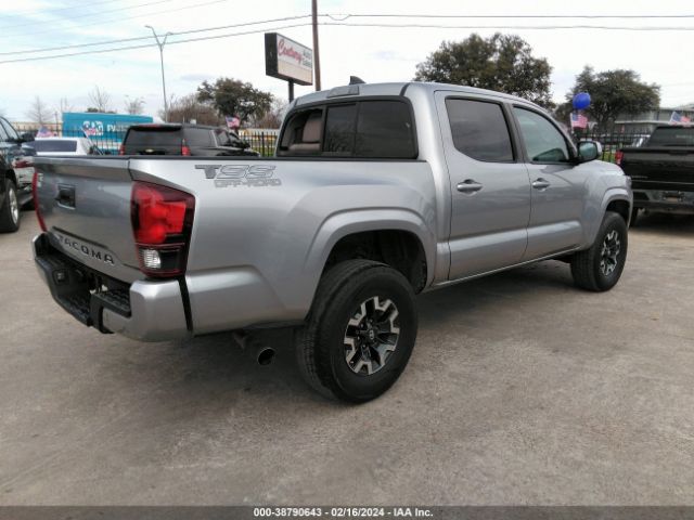 Photo 3 VIN: 5TFAX5GN3KX148751 - TOYOTA TACOMA 