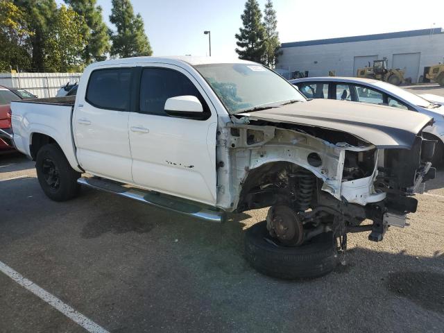 Photo 3 VIN: 5TFAX5GN3KX154470 - TOYOTA TACOMA DOU 