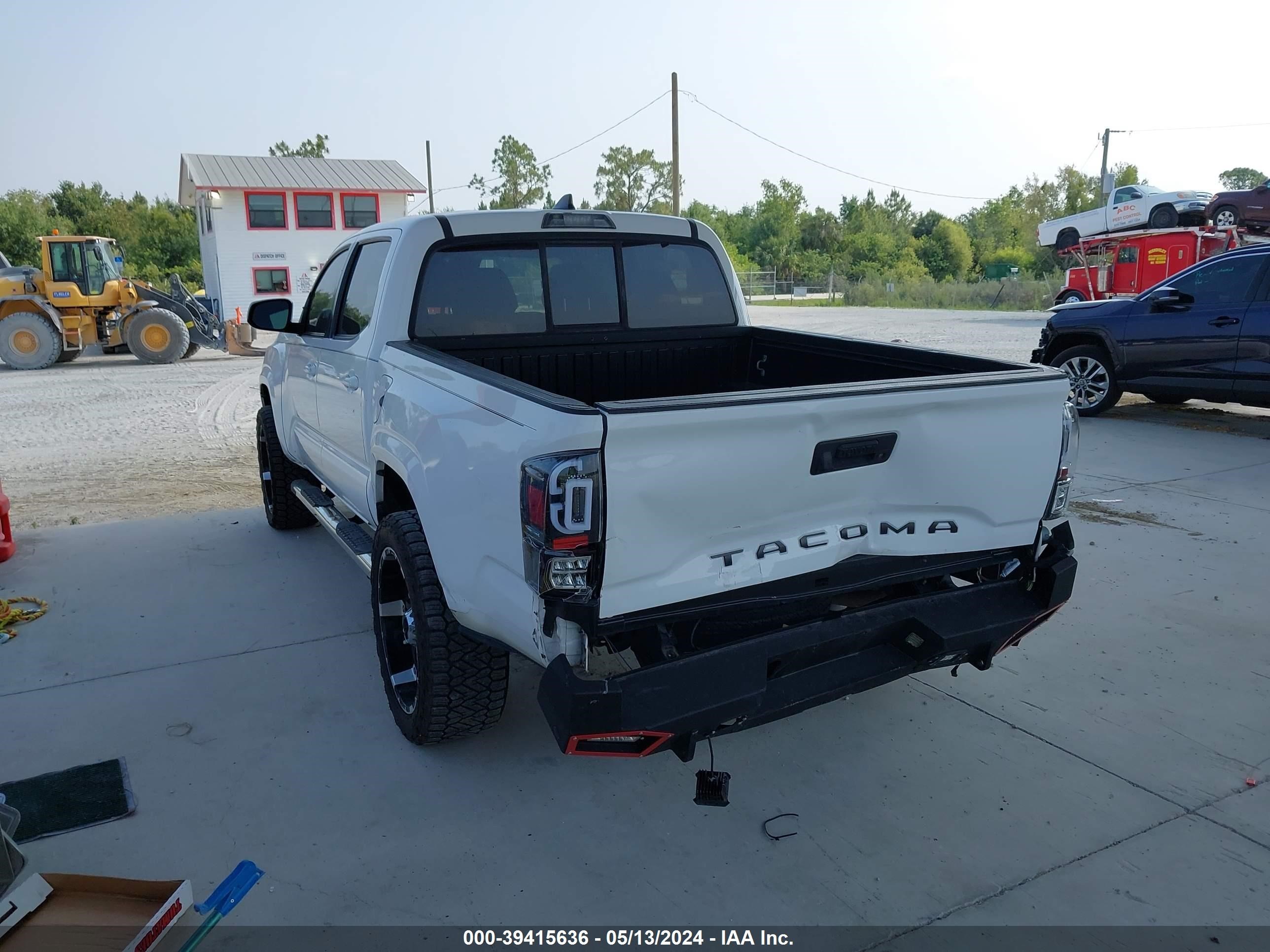 Photo 2 VIN: 5TFAX5GN4KX140836 - TOYOTA TACOMA 