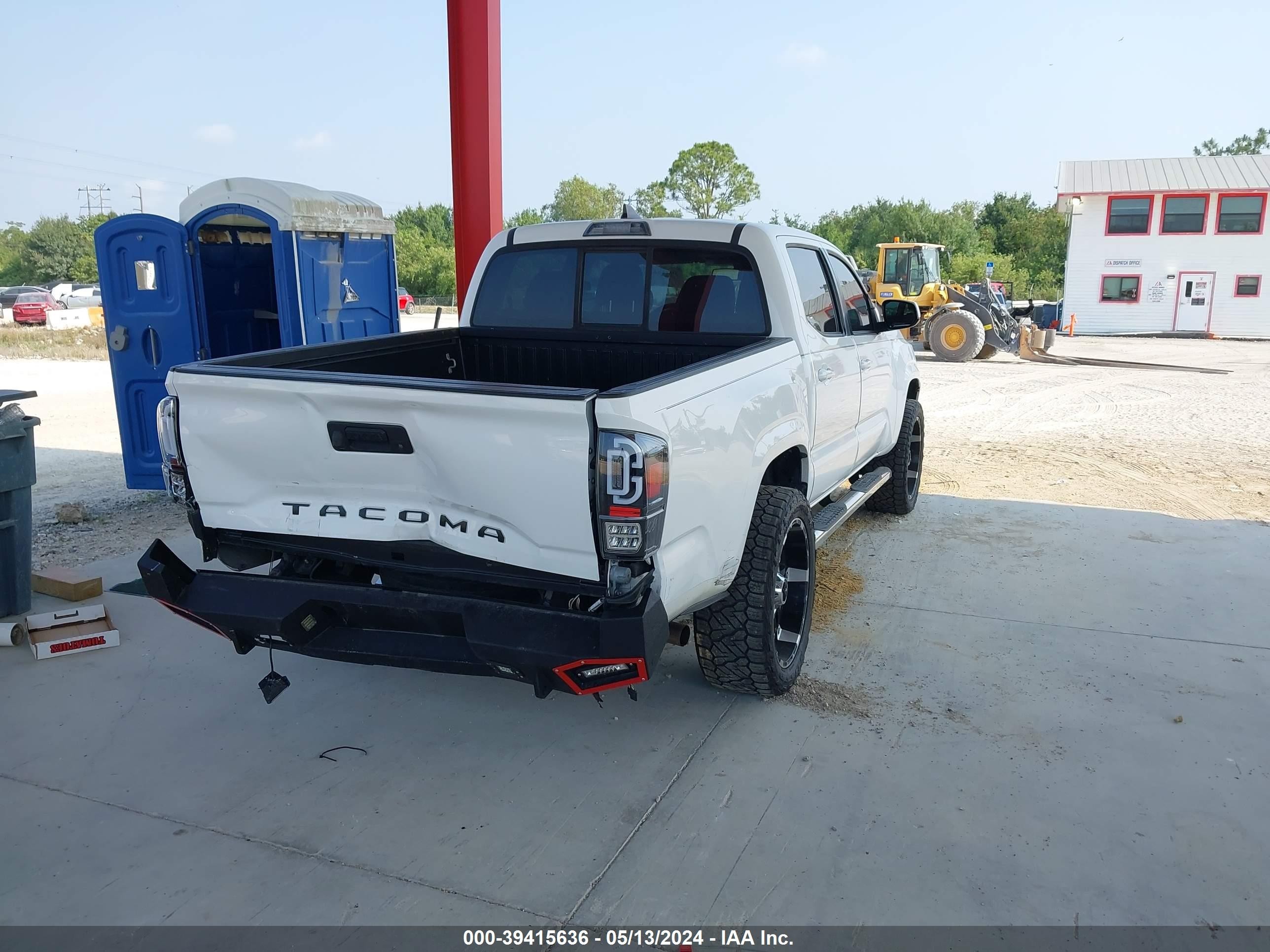 Photo 3 VIN: 5TFAX5GN4KX140836 - TOYOTA TACOMA 