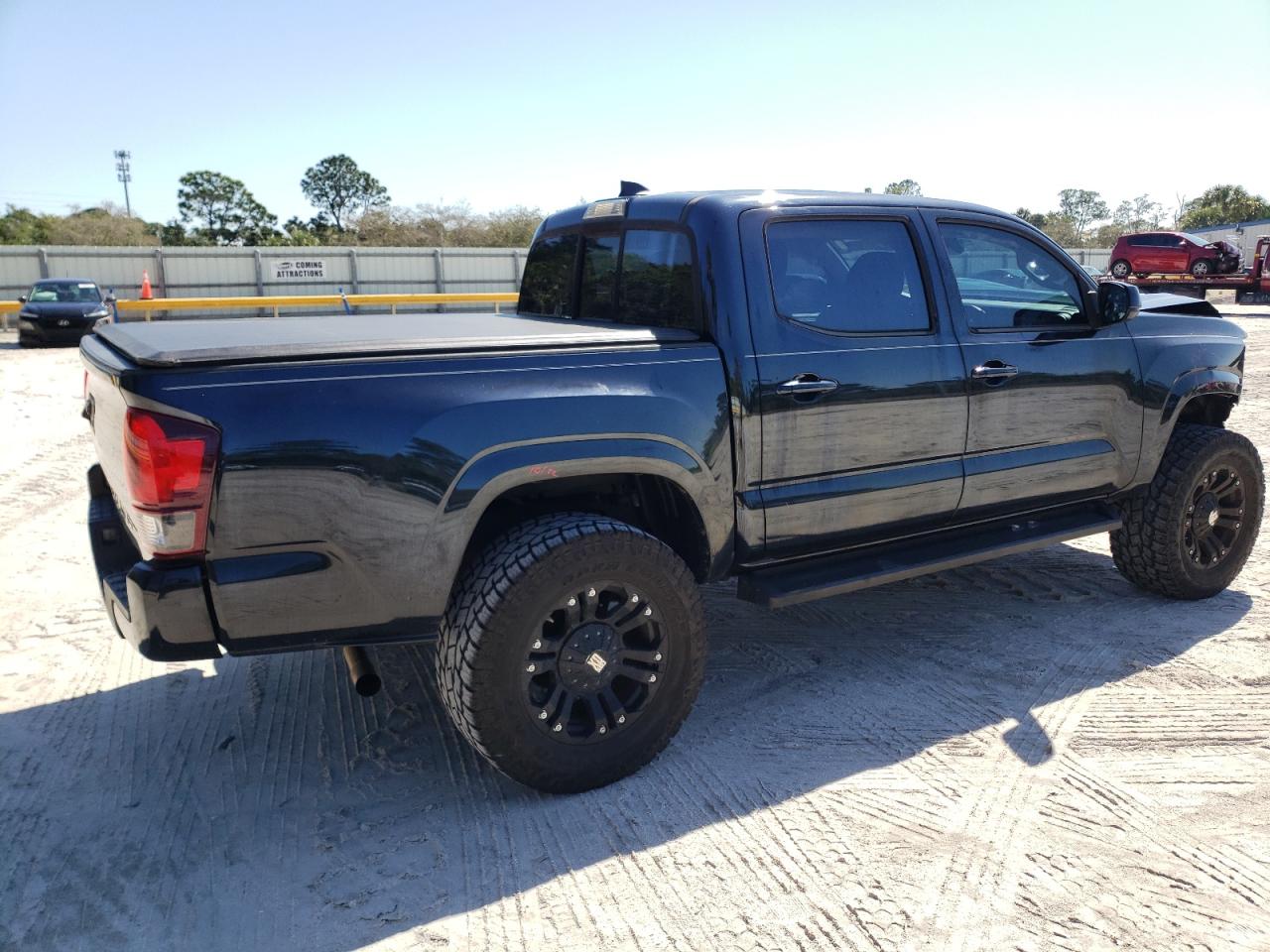 Photo 2 VIN: 5TFAX5GN5JX124739 - TOYOTA TACOMA 