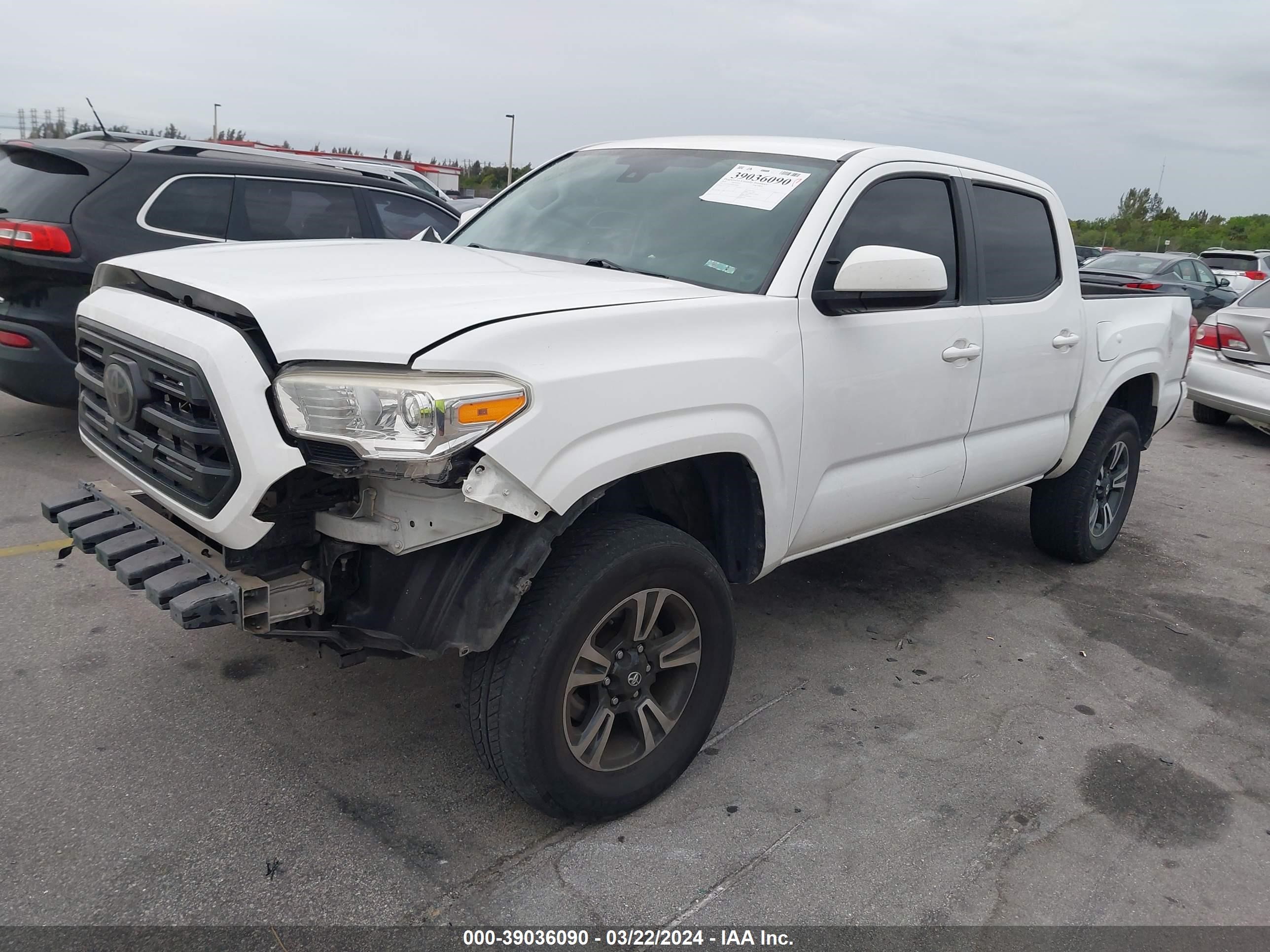 Photo 1 VIN: 5TFAX5GN8JX120846 - TOYOTA TACOMA 