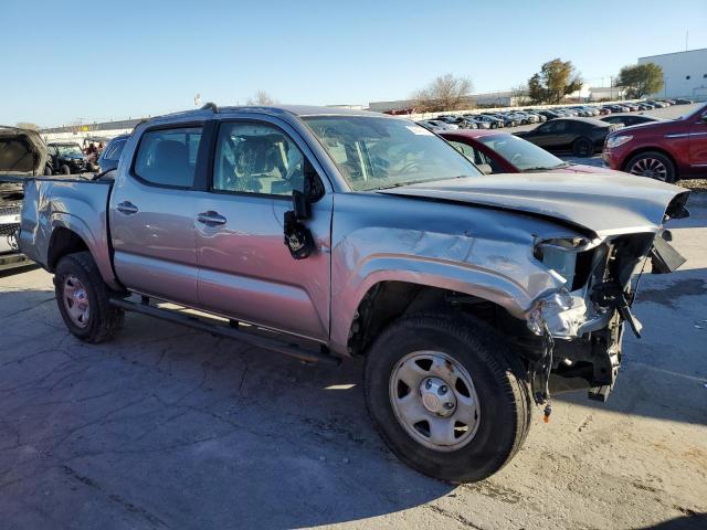 Photo 3 VIN: 5TFAX5GN9JX113310 - TOYOTA TACOMA DOU 