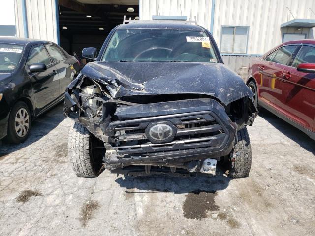 Photo 4 VIN: 5TFAX5GN9JX117700 - TOYOTA TACOMA DOU 