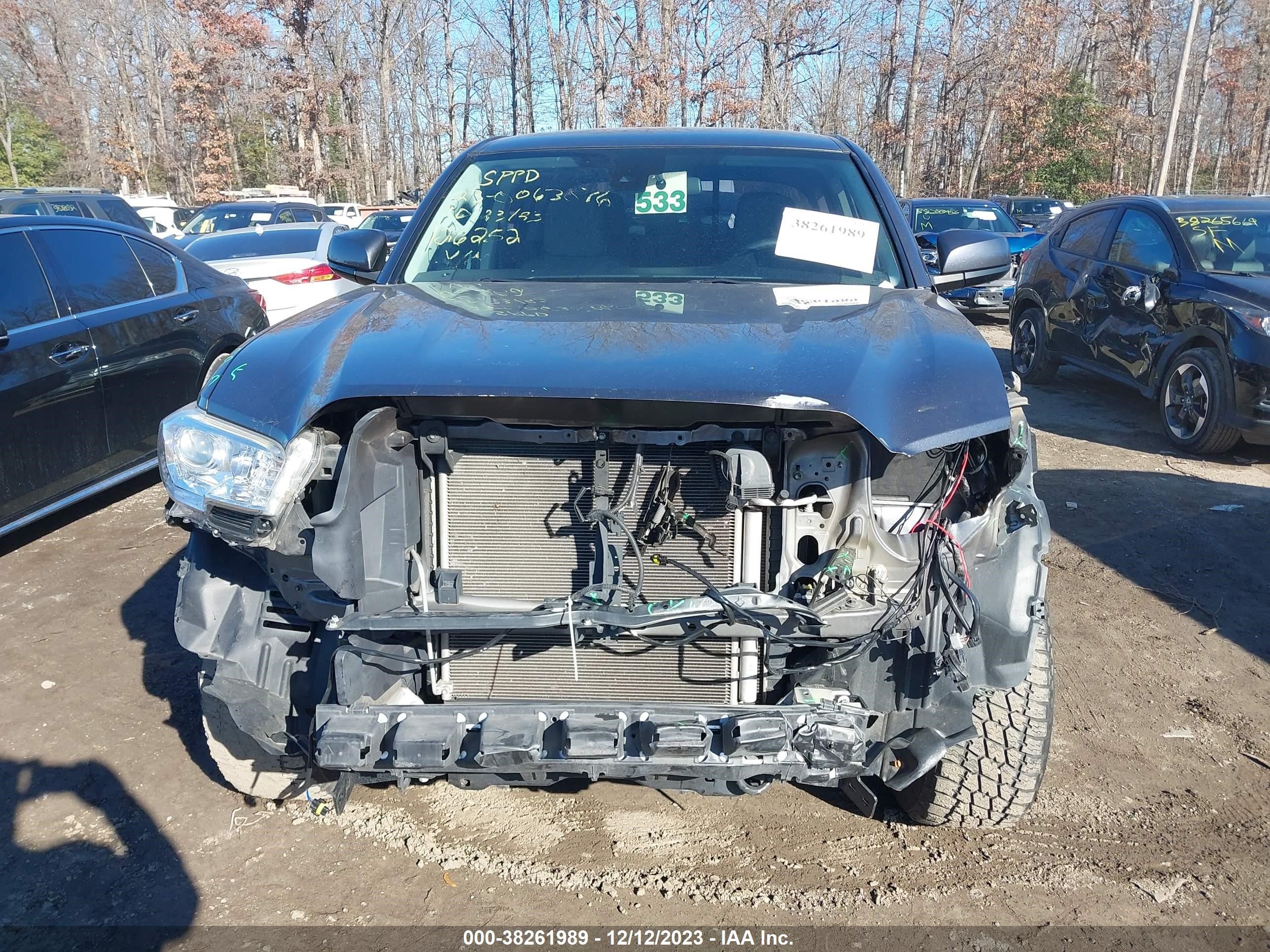 Photo 11 VIN: 5TFAX5GN9JX126252 - TOYOTA TACOMA 