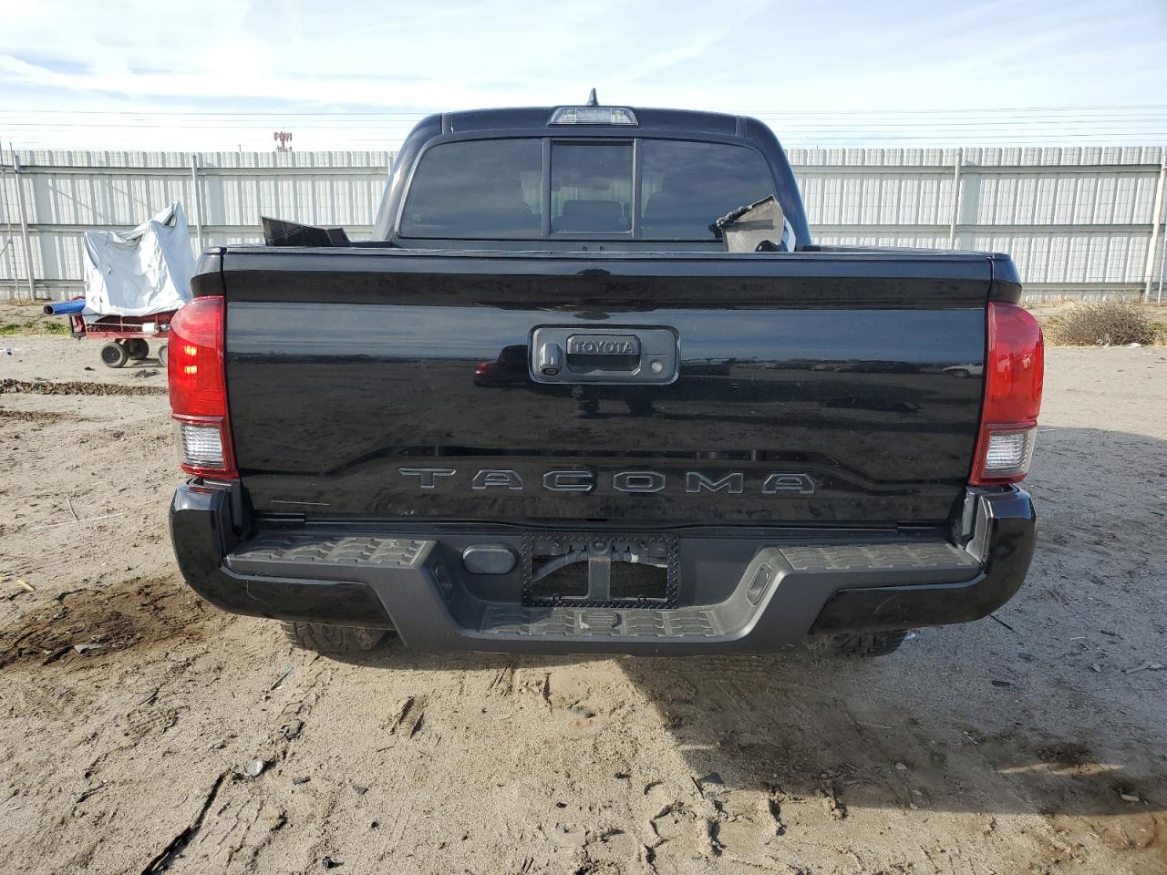 Photo 5 VIN: 5TFAX5GN9JX128065 - TOYOTA TACOMA 