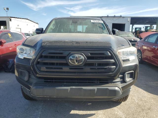 Photo 4 VIN: 5TFAX5GNXJX112490 - TOYOTA TACOMA DOU 